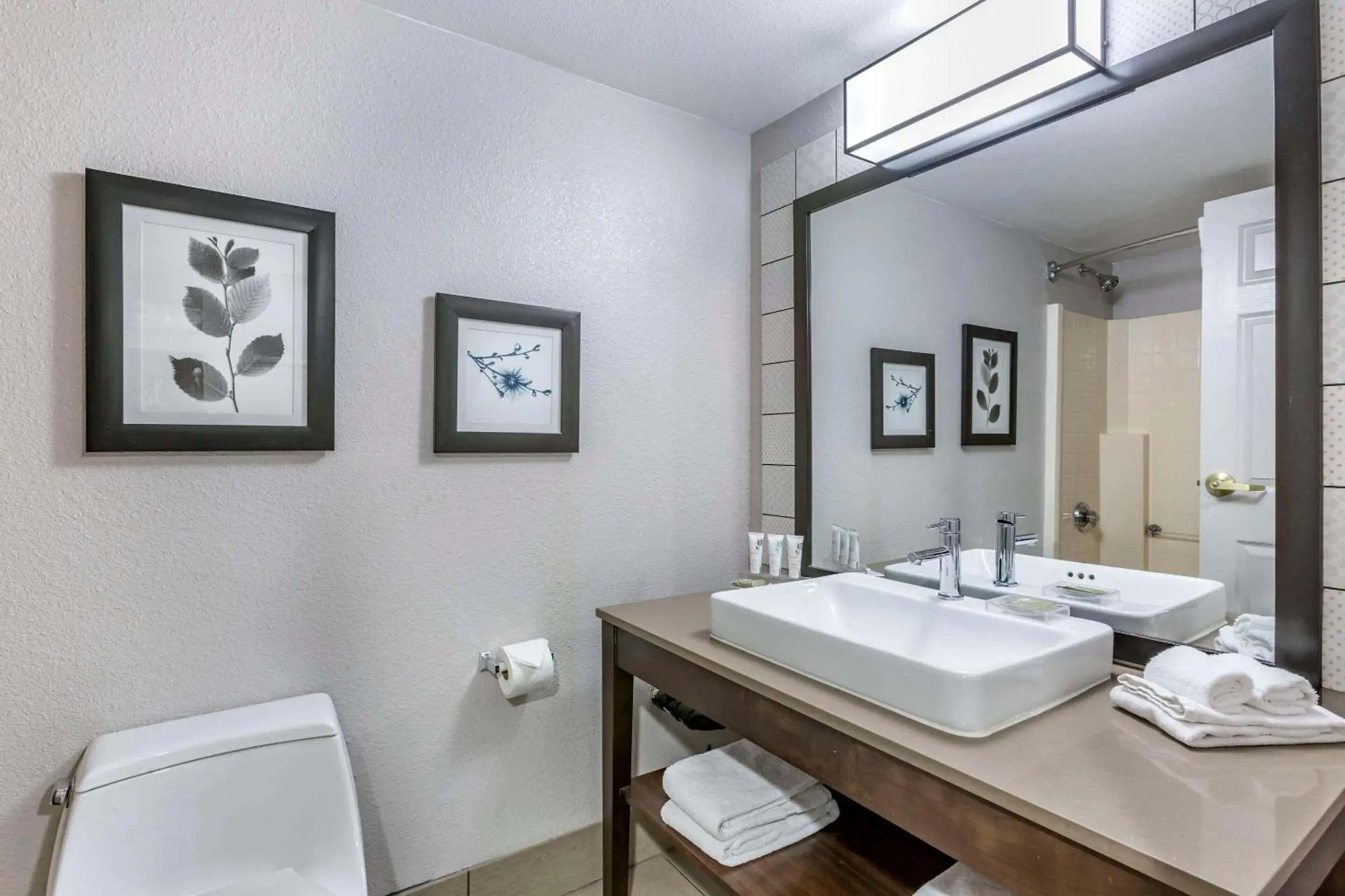 Bedroom in Country Inn & Suites by Radisson, Mesa, AZ Bedroom in Country Inn & Suites by Radisson, Mesa, AZ