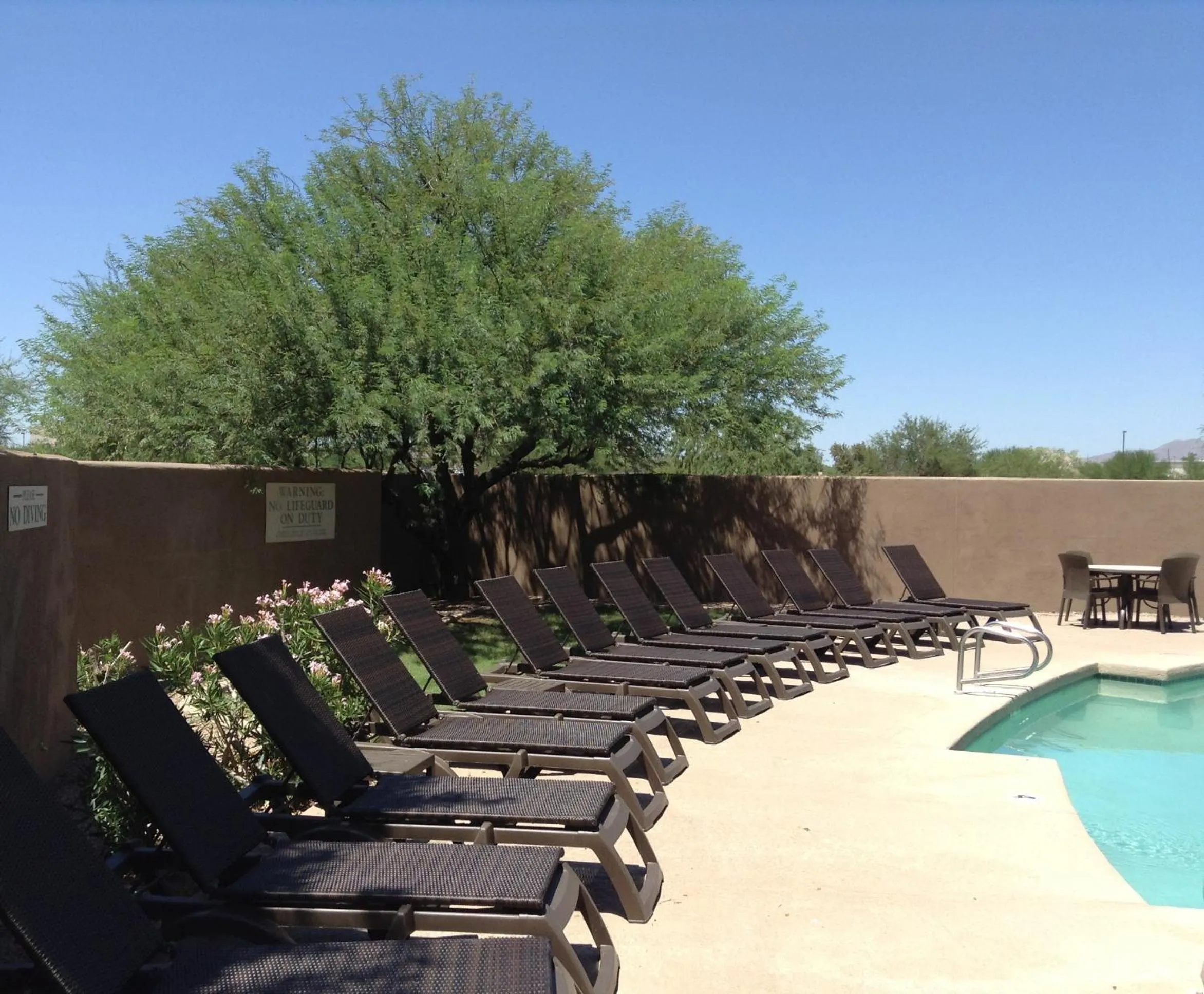 Swimming pool in Country Inn & Suites by Radisson, Mesa, AZ