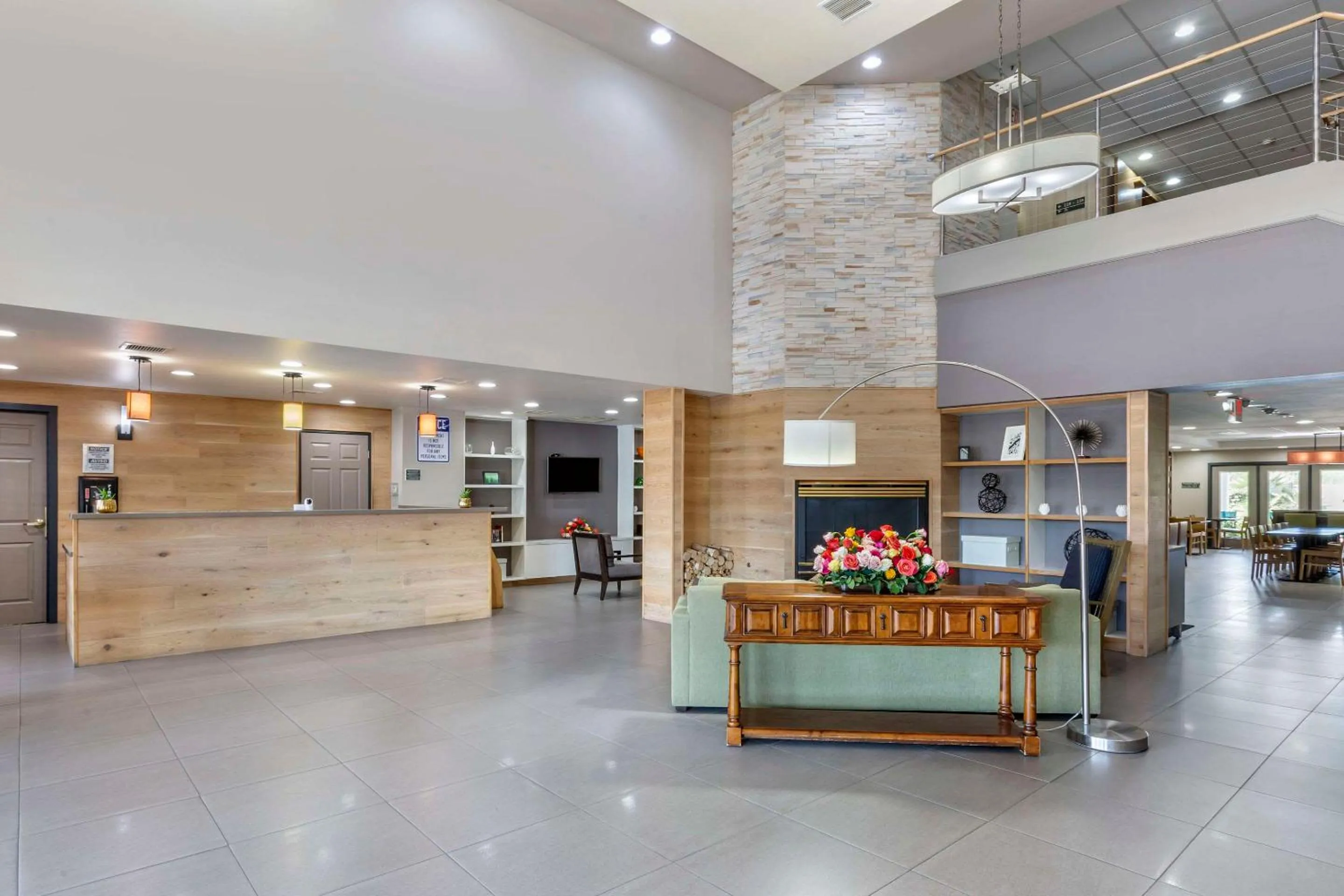Lobby or reception in Country Inn & Suites by Radisson, Mesa, AZ