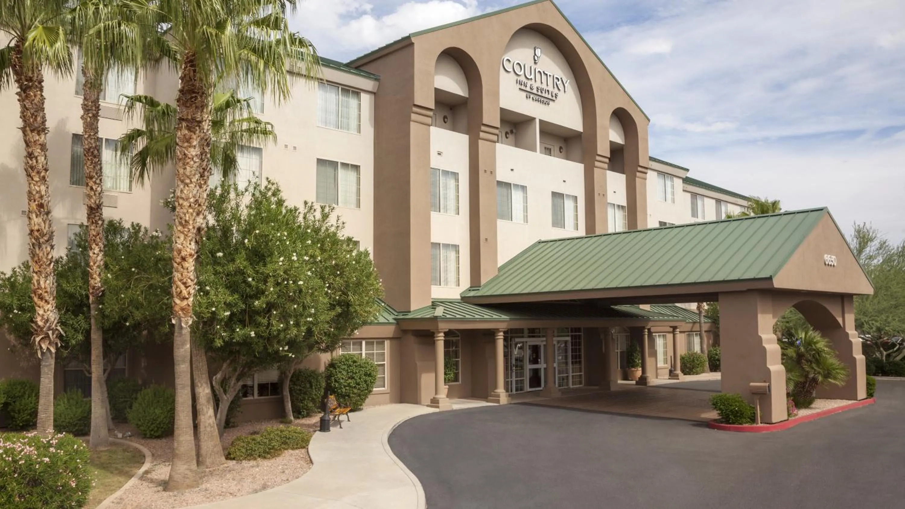 Facade/entrance in Country Inn & Suites by Radisson, Mesa, AZ