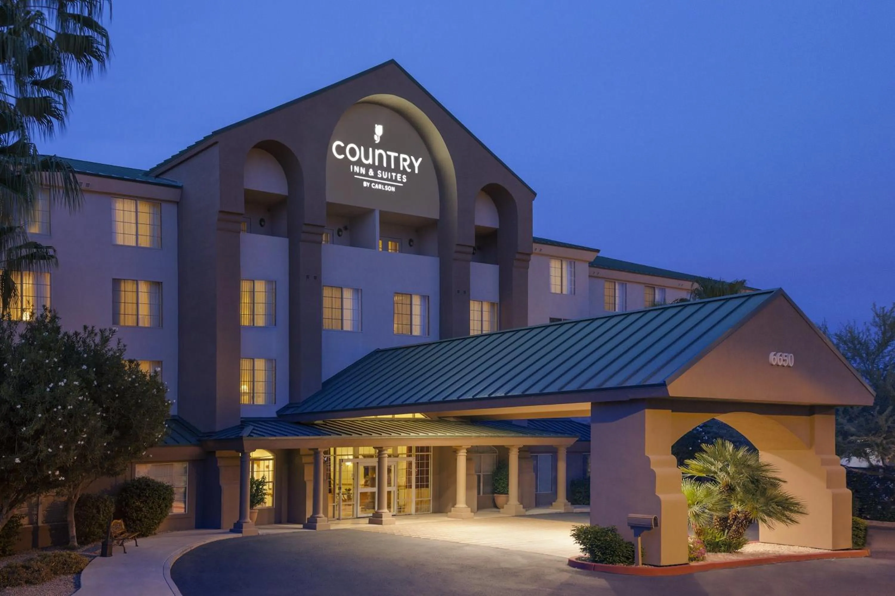 Facade/entrance in Country Inn & Suites by Radisson, Mesa, AZ