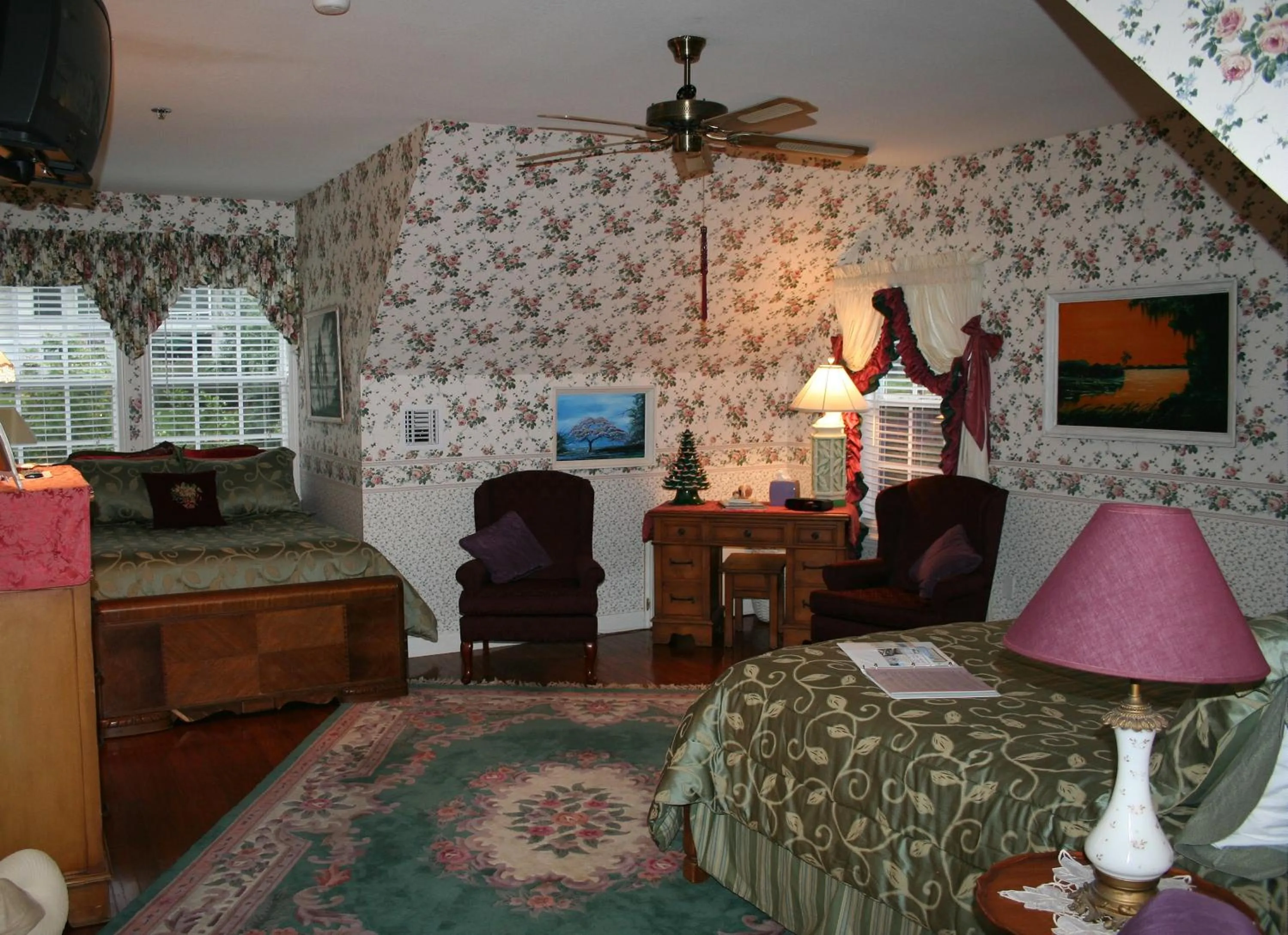 Bedroom, Bed in Heron Cay Lakeview Bed & Breakfast