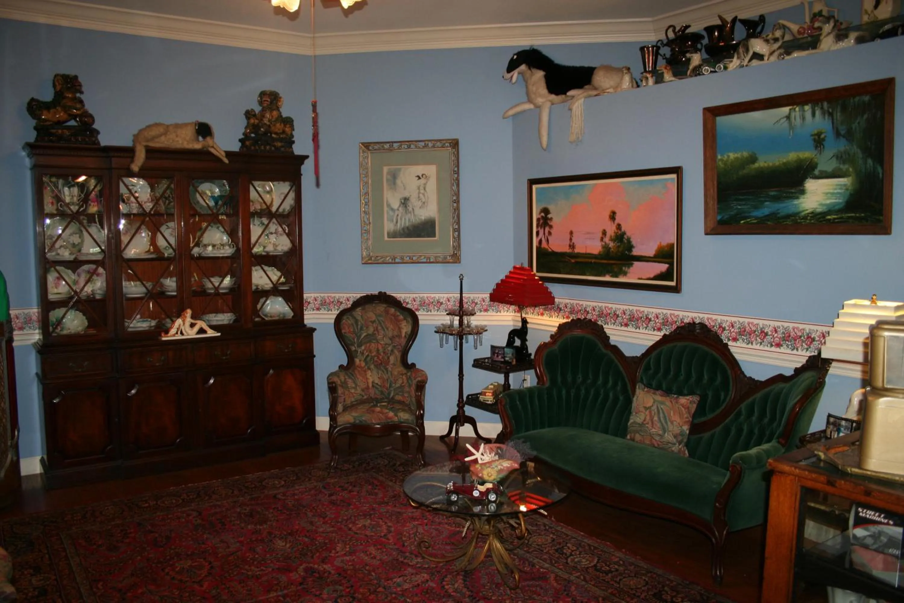 Living room in Heron Cay Lakeview Bed & Breakfast