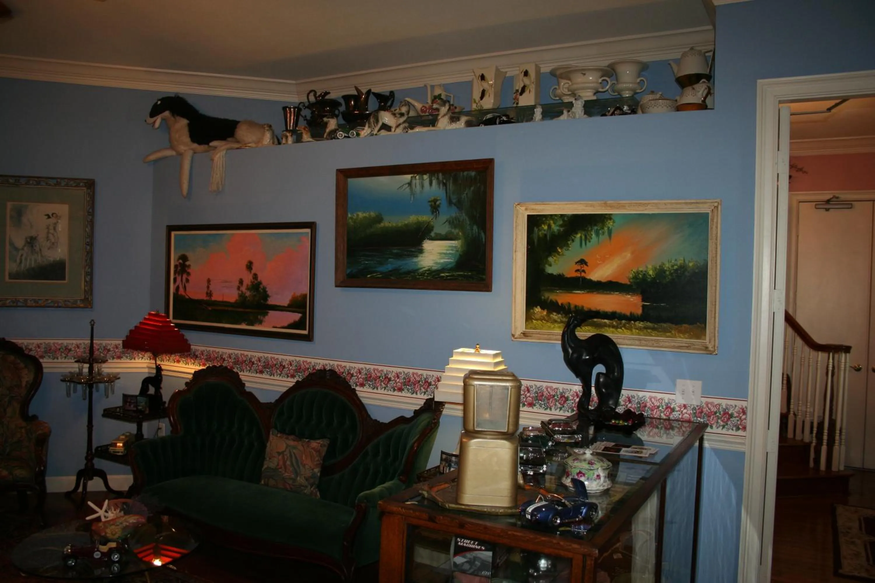 Living room in Heron Cay Lakeview Bed & Breakfast