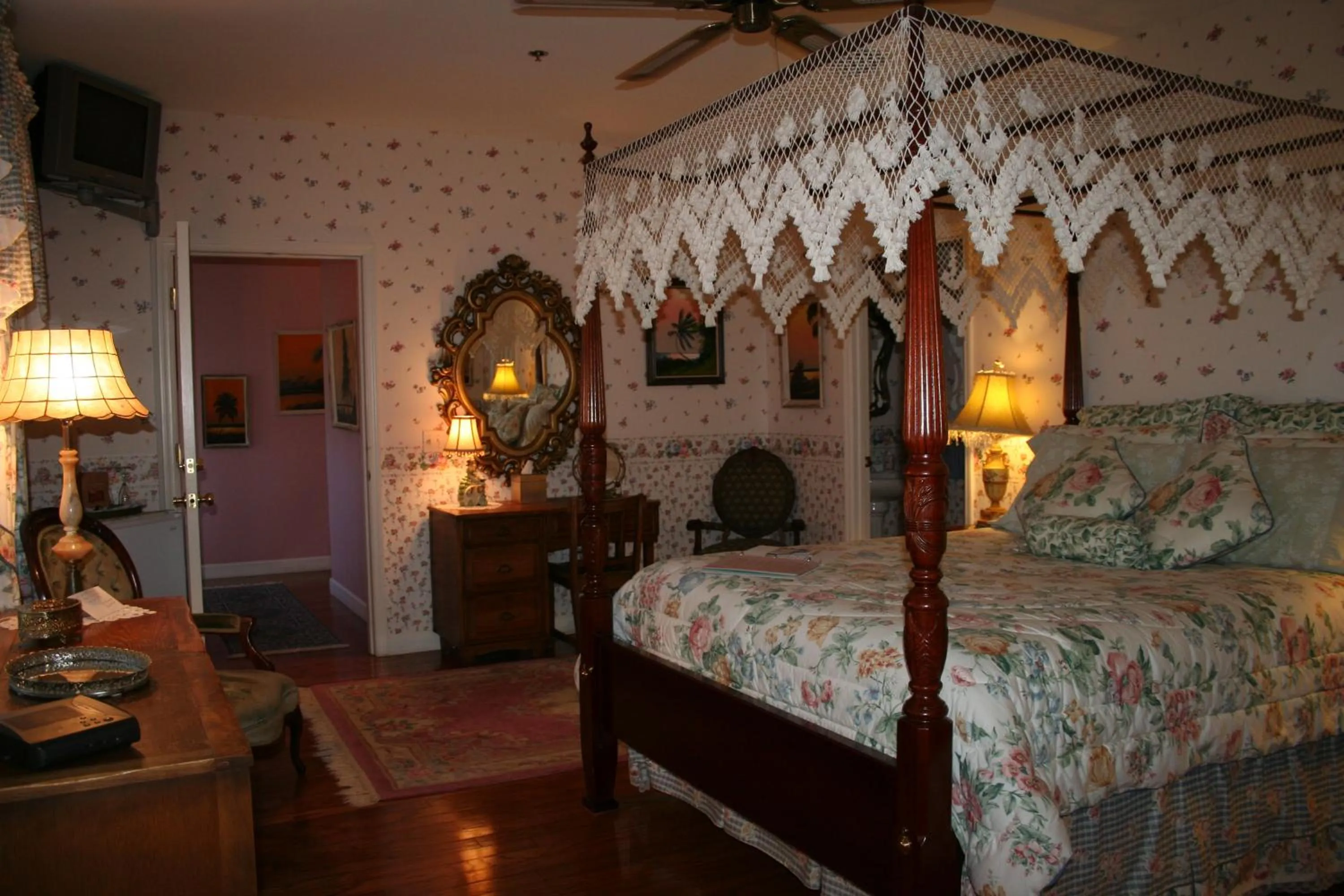 Bed in Heron Cay Lakeview Bed & Breakfast