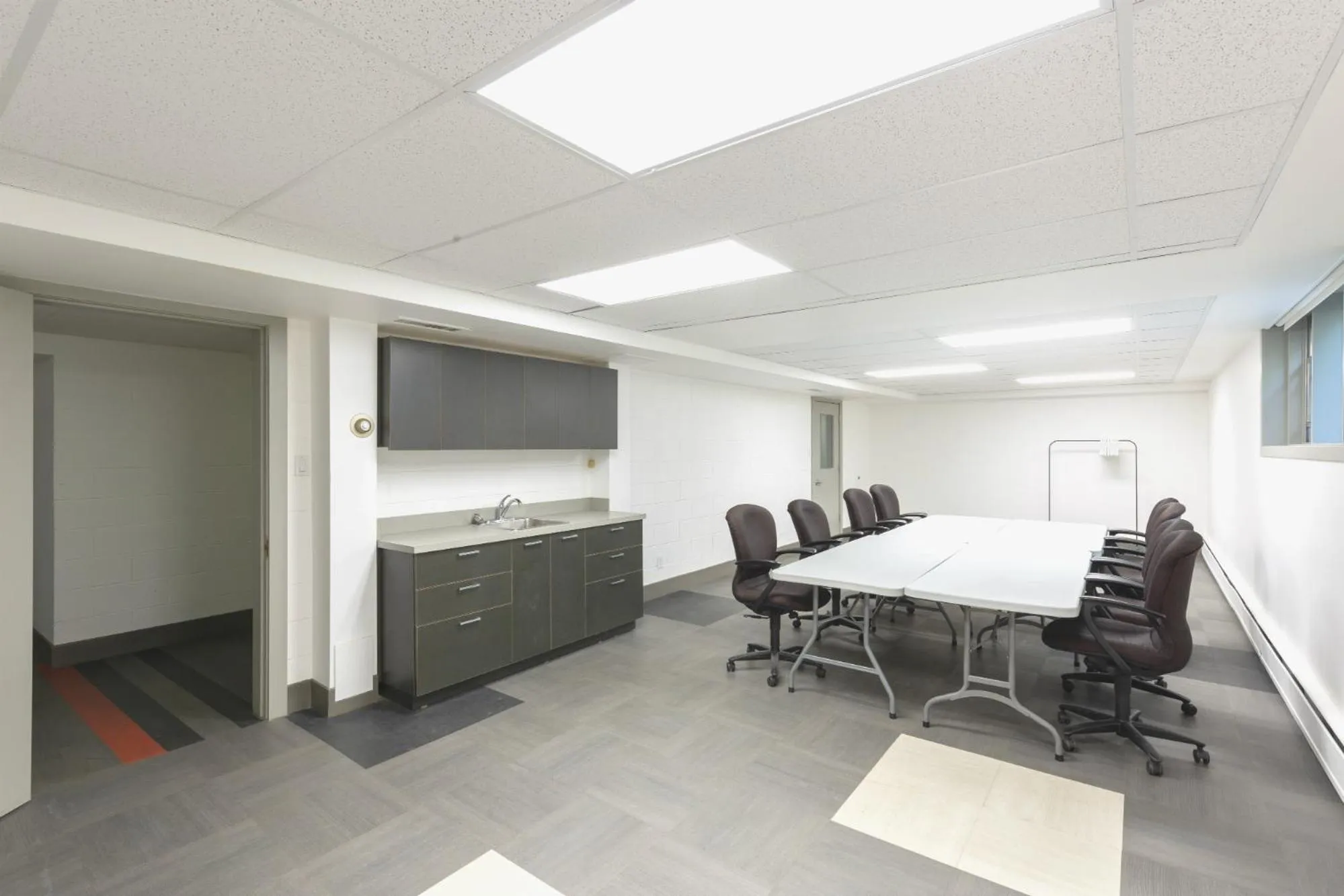 Area and facilities in HI Edmonton - Hostel