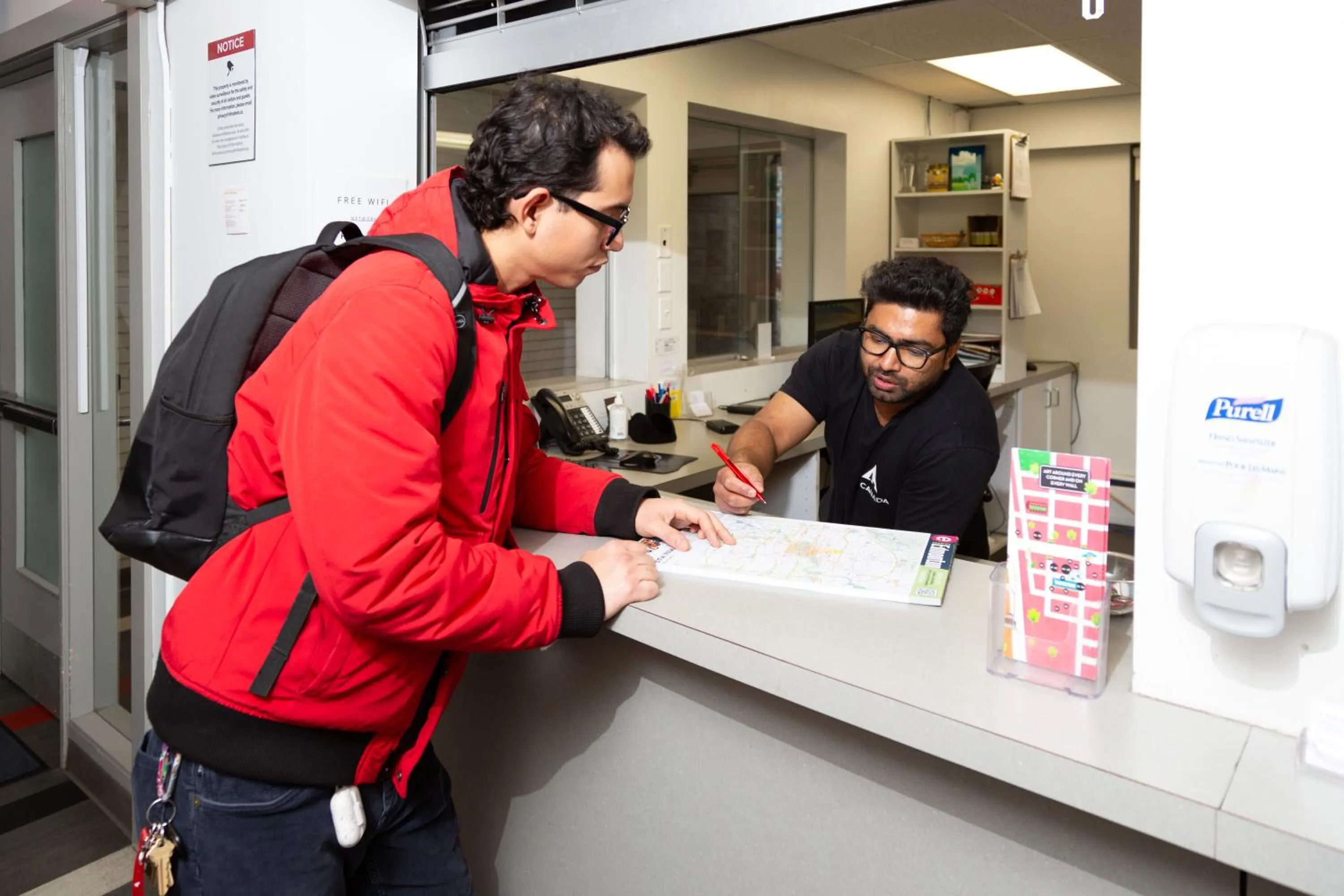 Lobby or reception in HI Edmonton - Hostel
