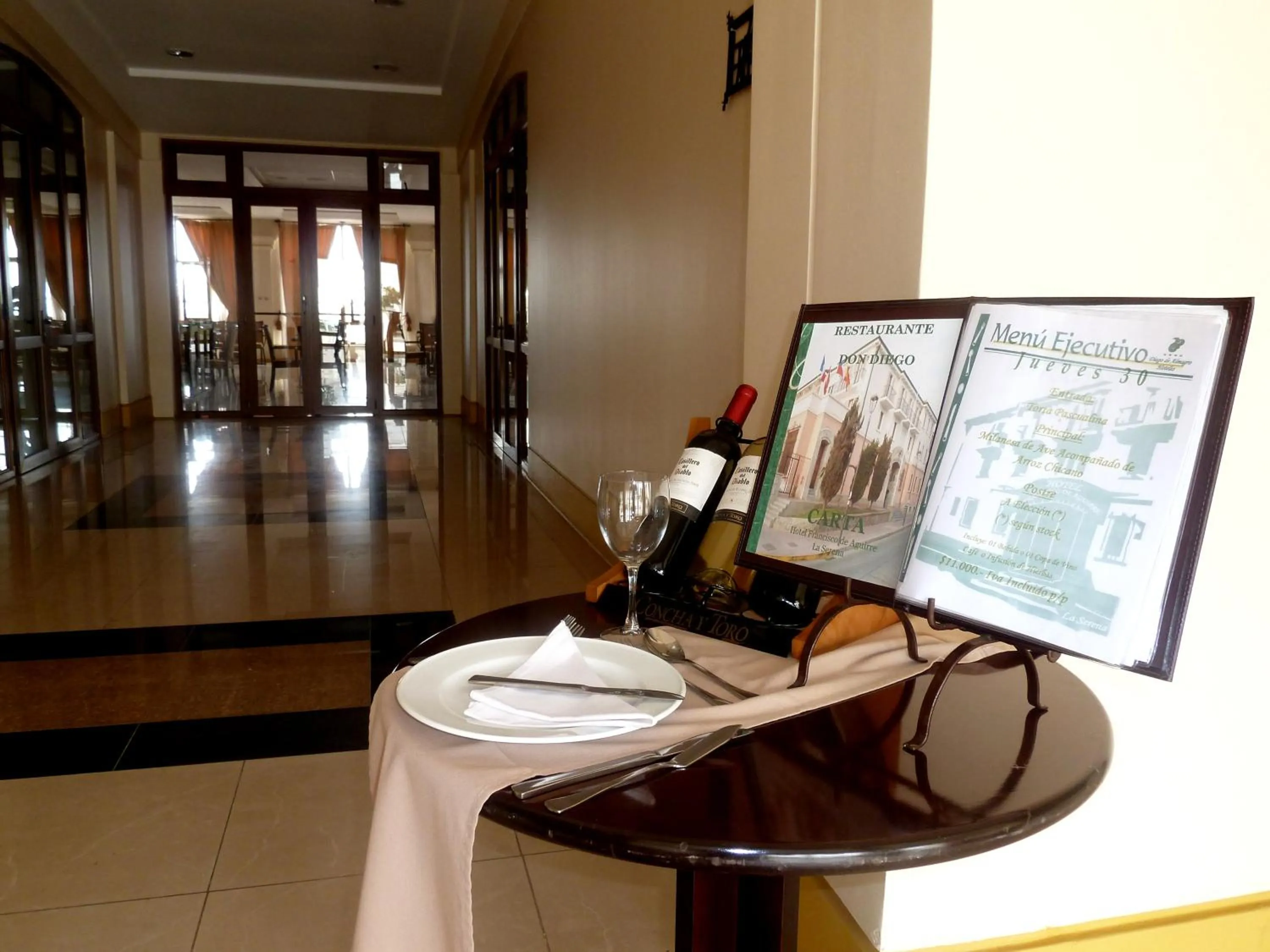 Lounge or bar in Hotel Francisco De Aguirre