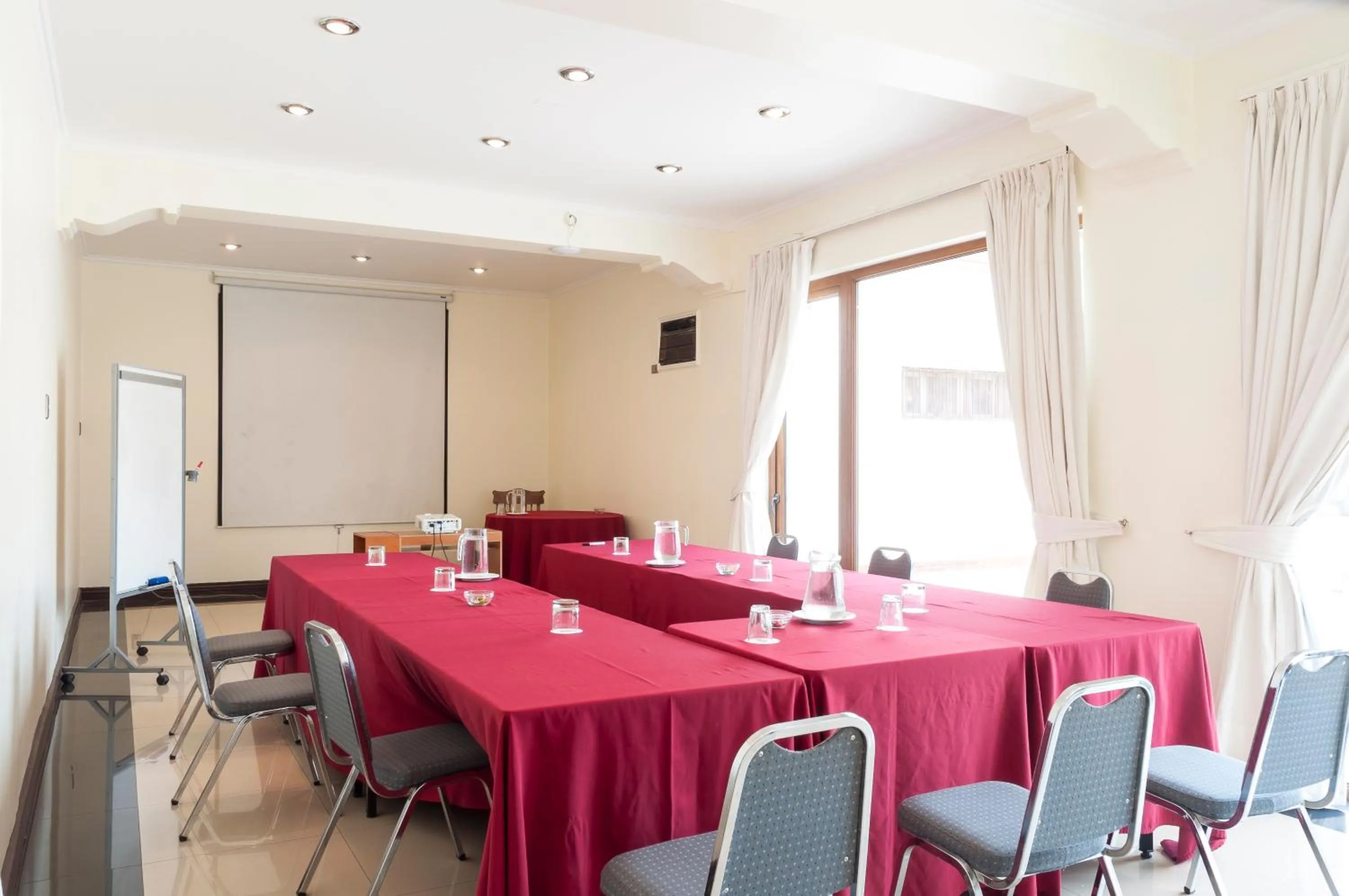 Meeting/conference room in Hotel Francisco De Aguirre