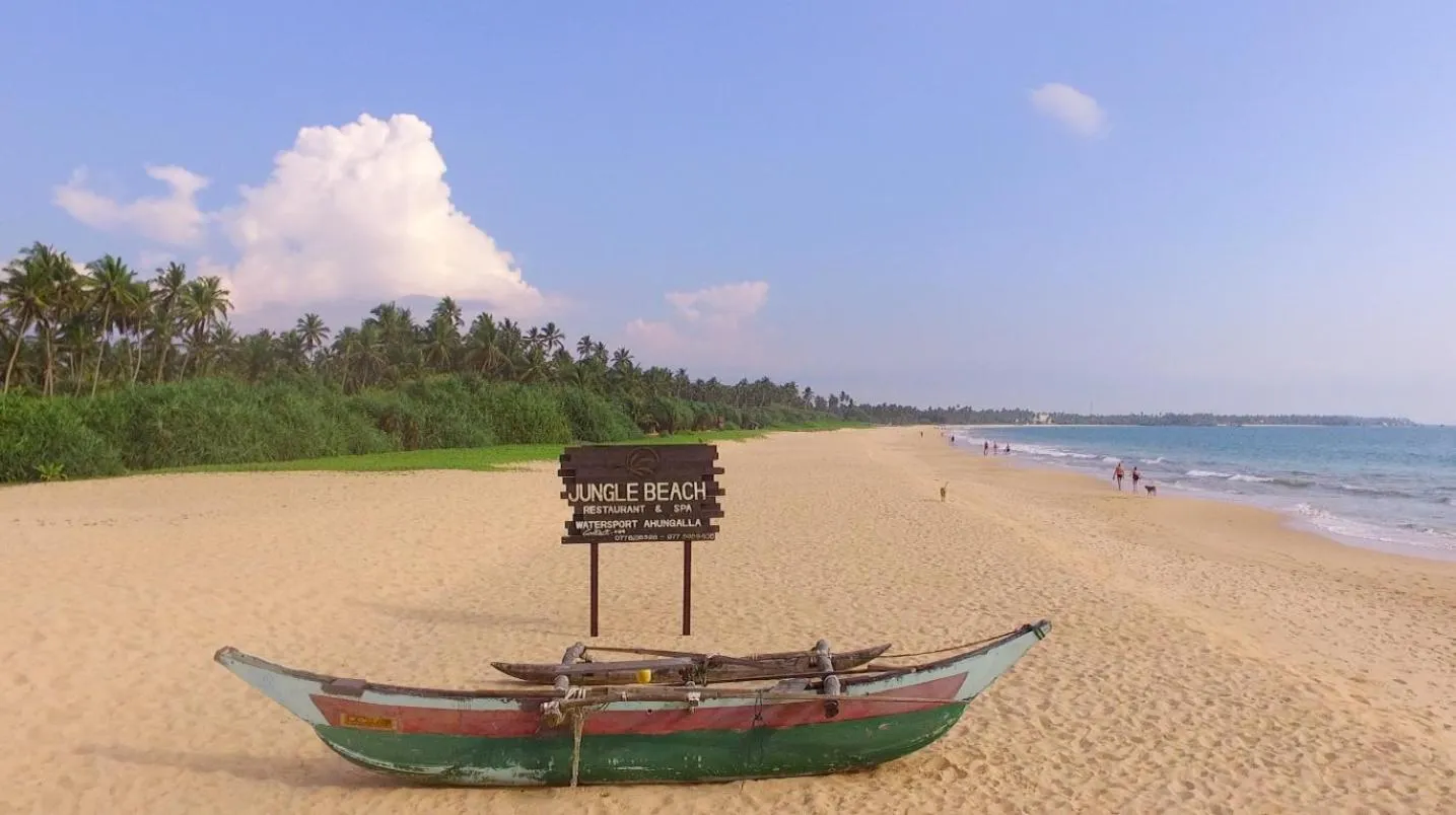 Beach in Jungle Beach Ahungalla
