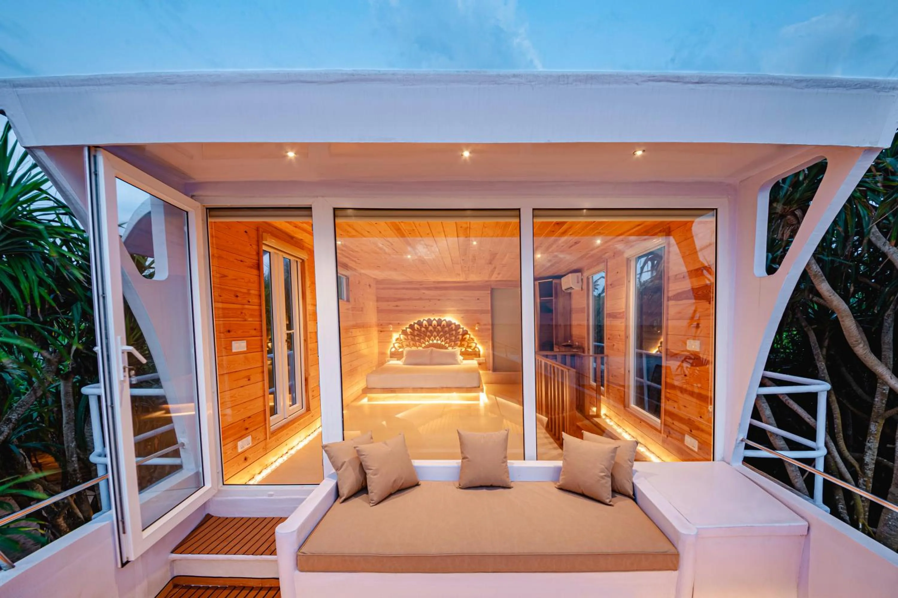 View (from property/room), Bed in Jungle Beach Ahungalla