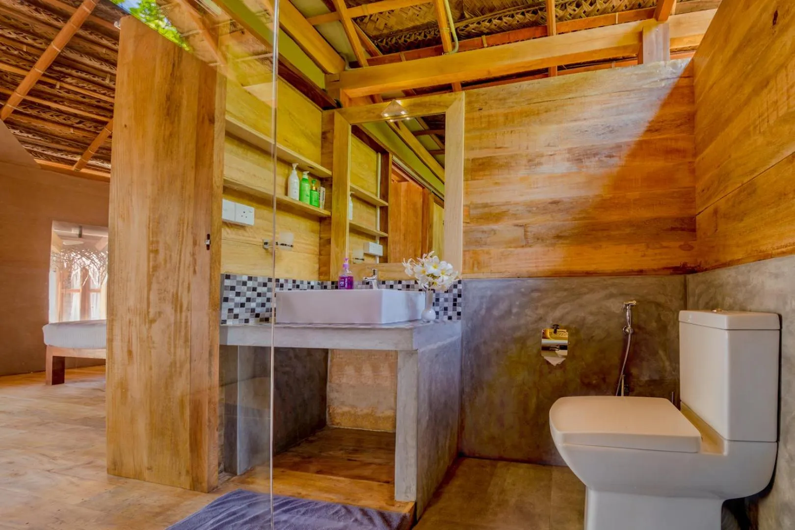 Toilet in Jungle Beach Ahungalla