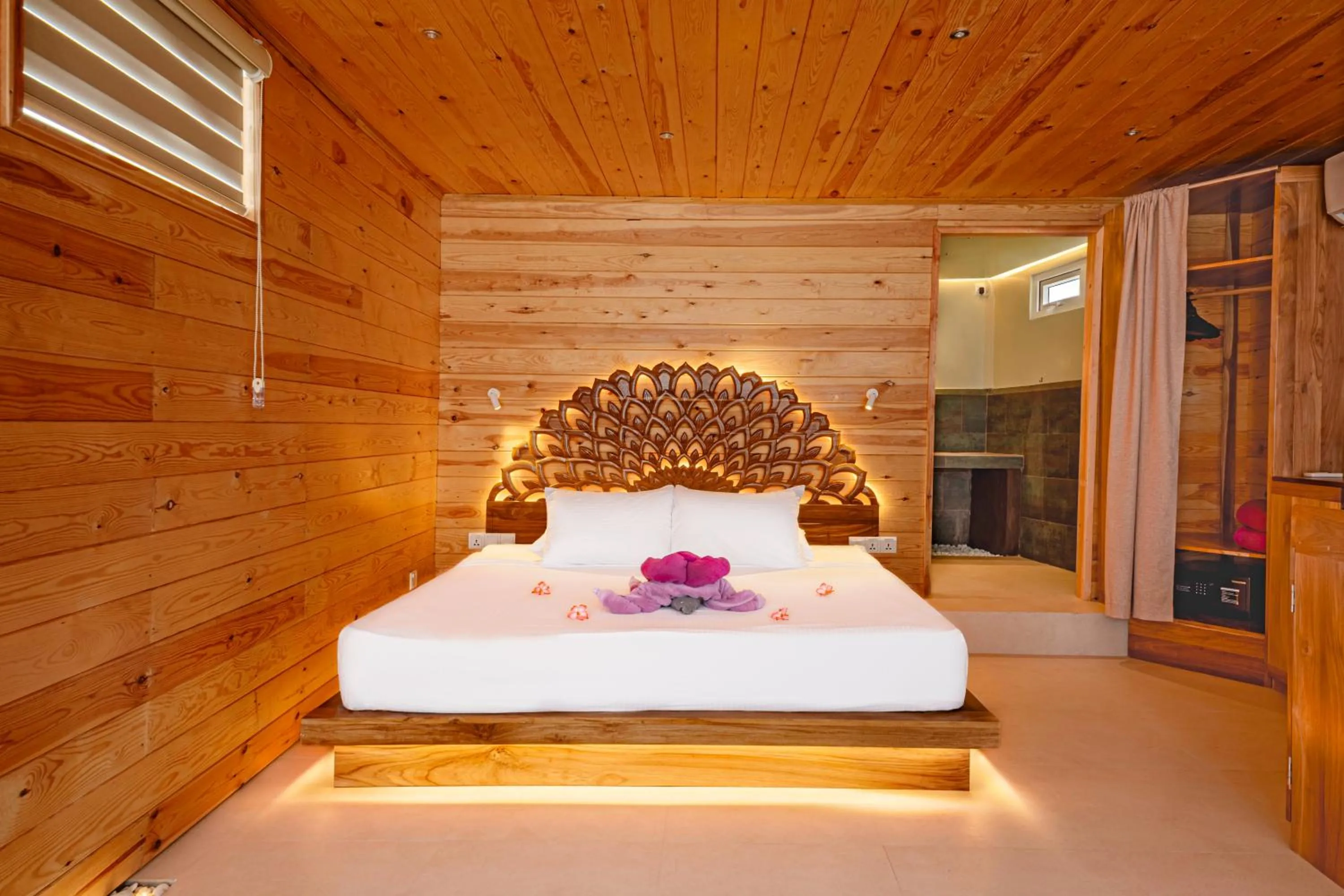 Bedroom, Bed in Jungle Beach Ahungalla