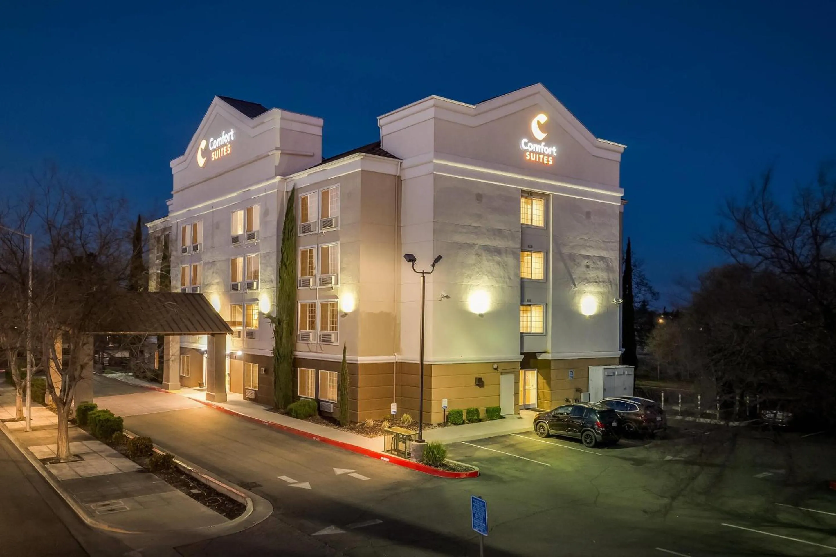 Property building in Comfort Suites