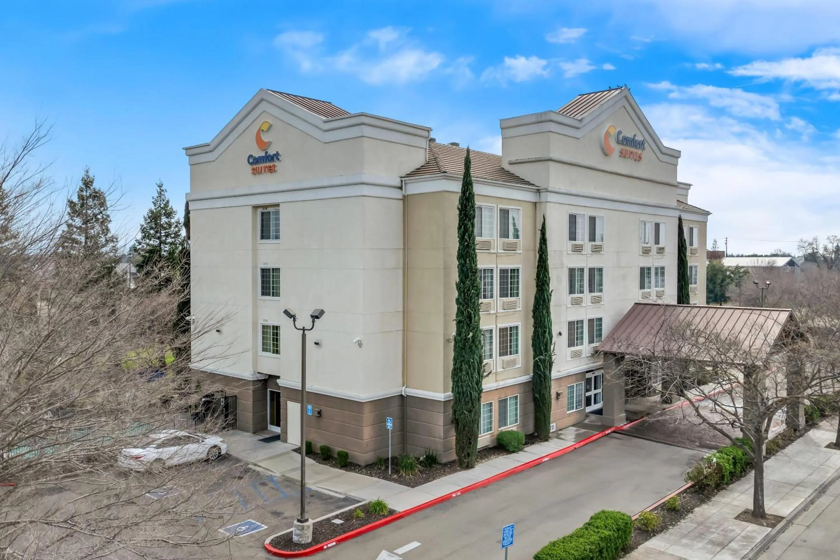 Property building in Comfort Suites