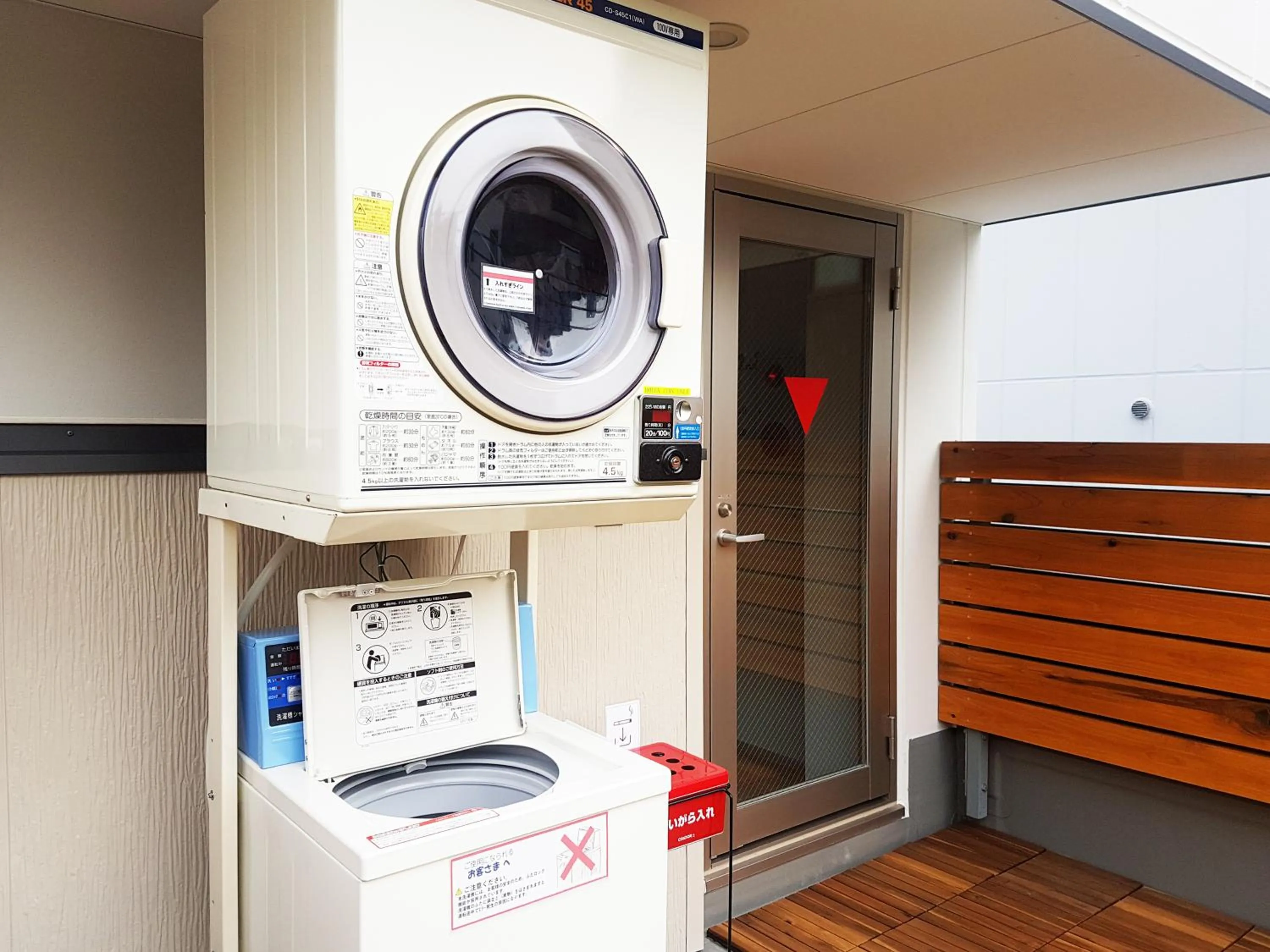 Balcony/Terrace in Poly Hostel 2 Namba