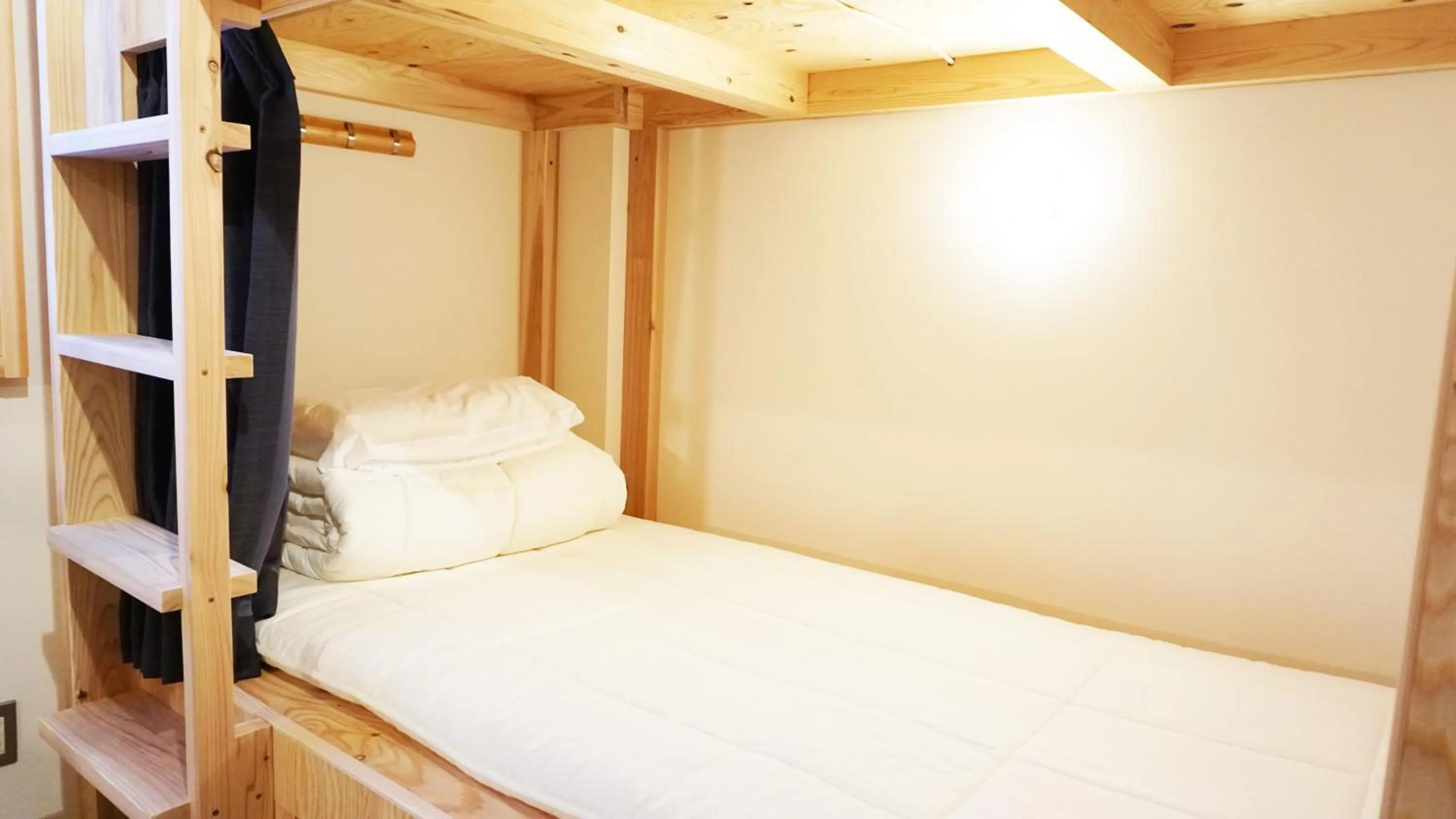 Bed in Poly Hostel 2 Namba