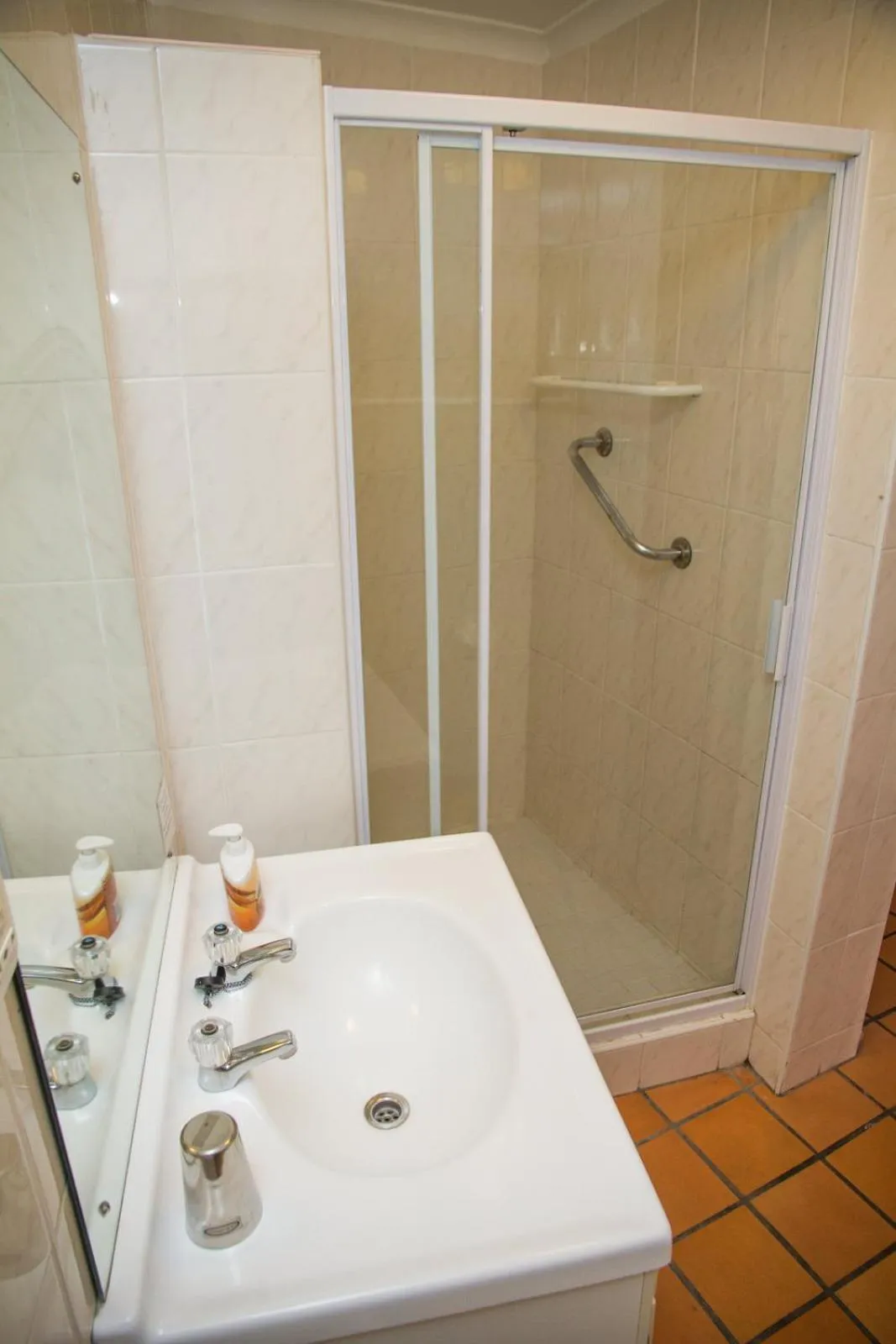 Shower in Howards End Manor B&B