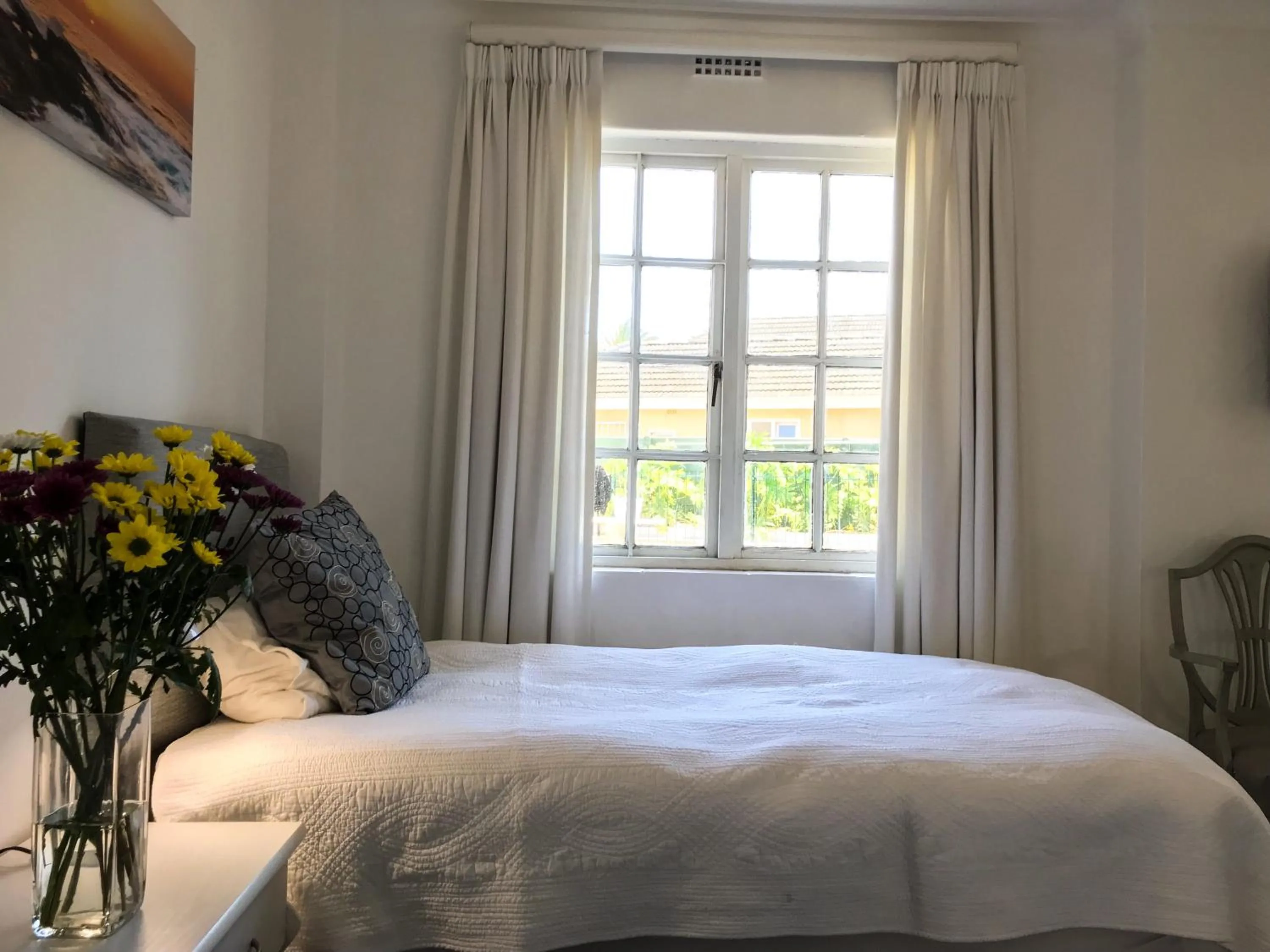 Bed in Howards End Manor B&B