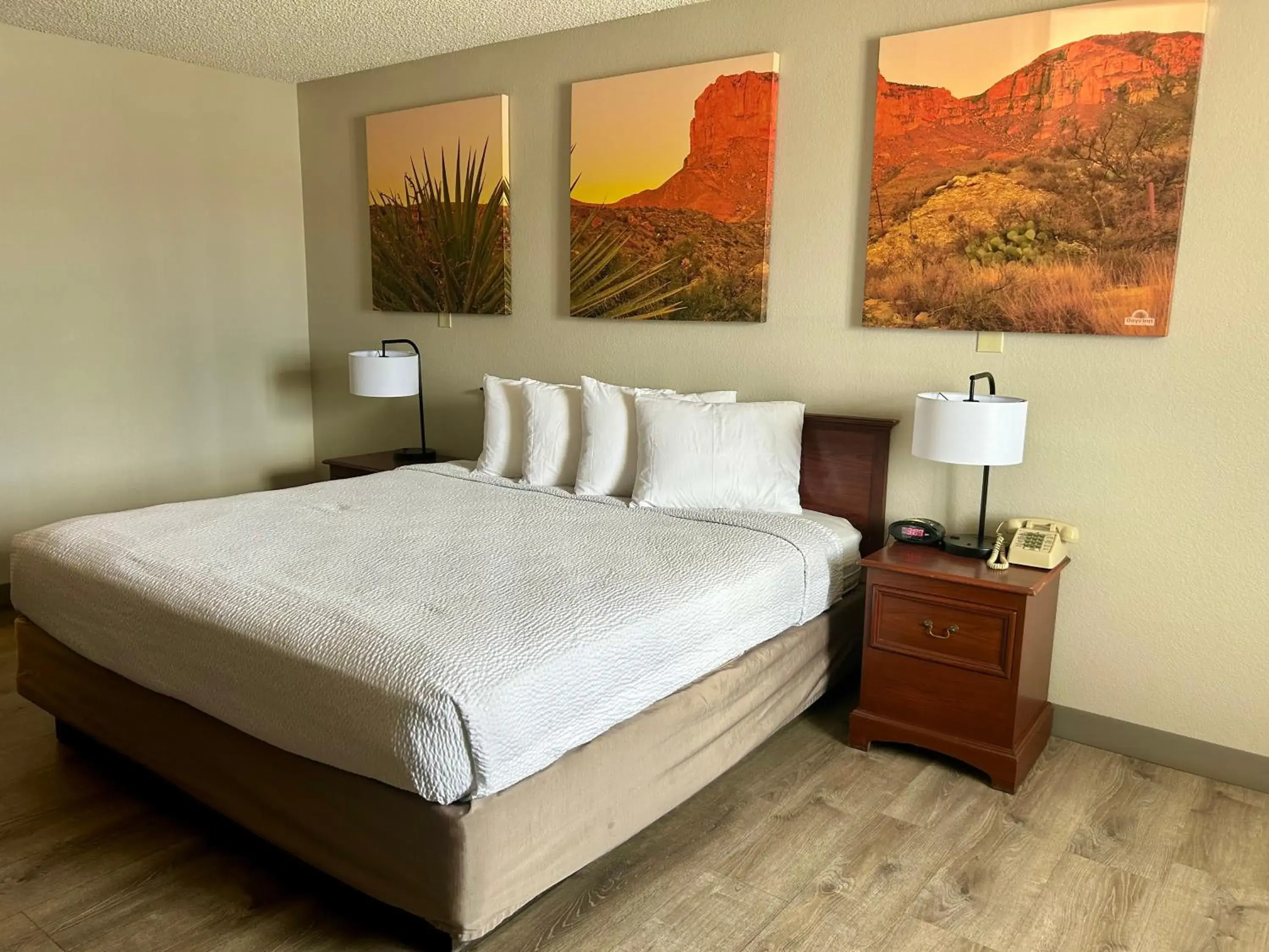 Bed in Days Inn by Wyndham Kingman West Bed in Days Inn by Wyndham Kingman West