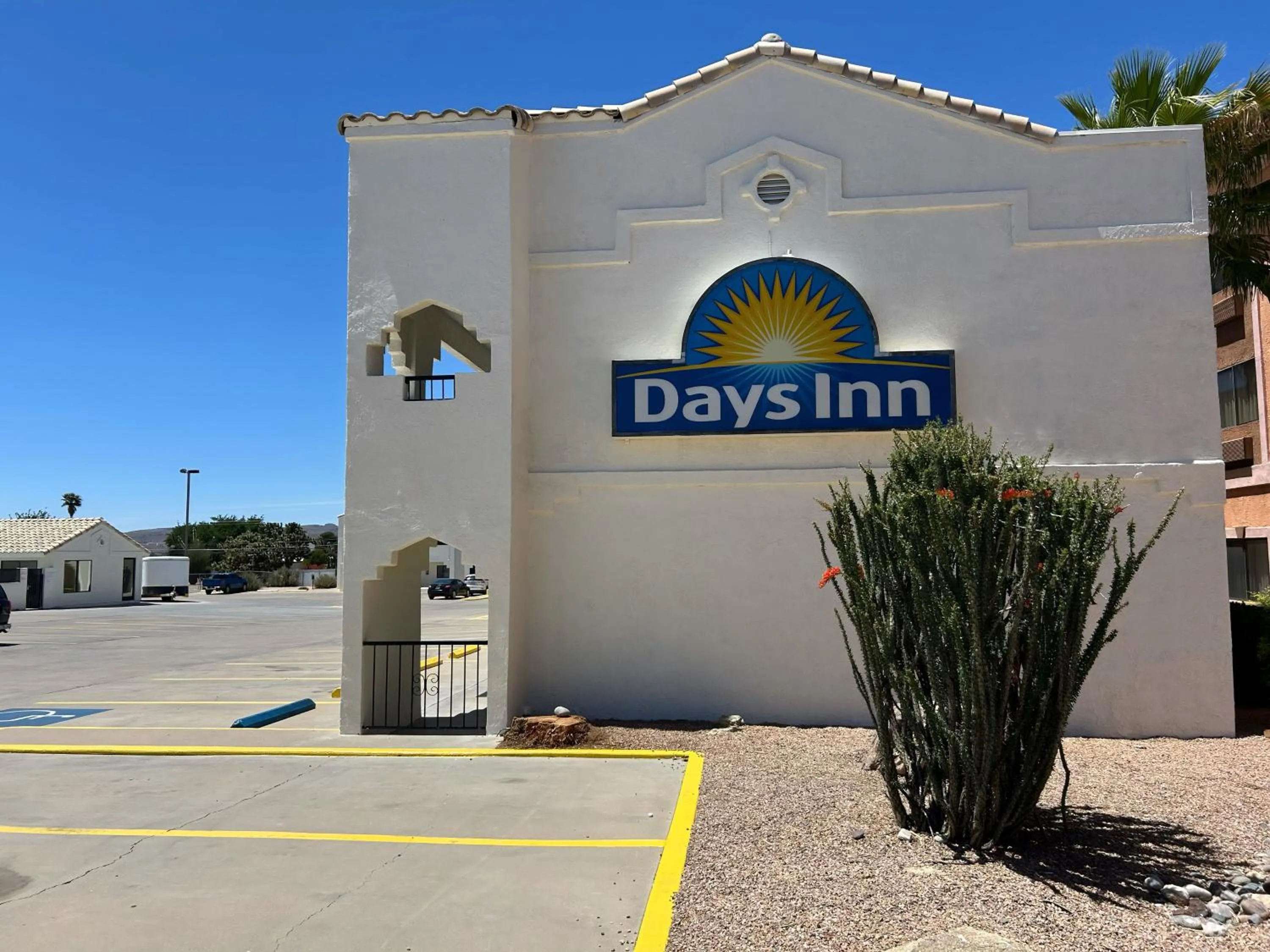 Days Inn by Wyndham Kingman West