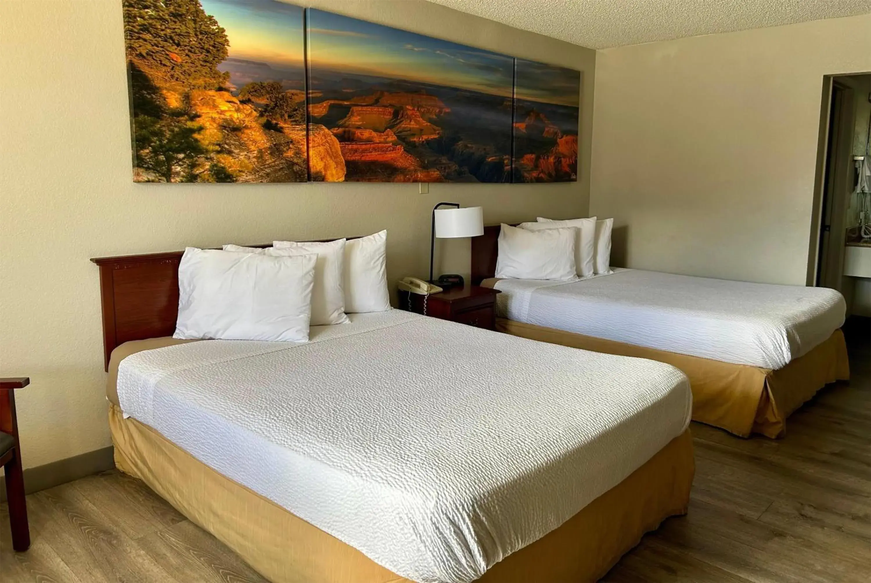 Queen Room with Two Queen Beds - Non-Smoking in Days Inn by Wyndham Kingman West Queen Room with Two Queen Beds - Non-Smoking in Days Inn by Wyndham Kingman West