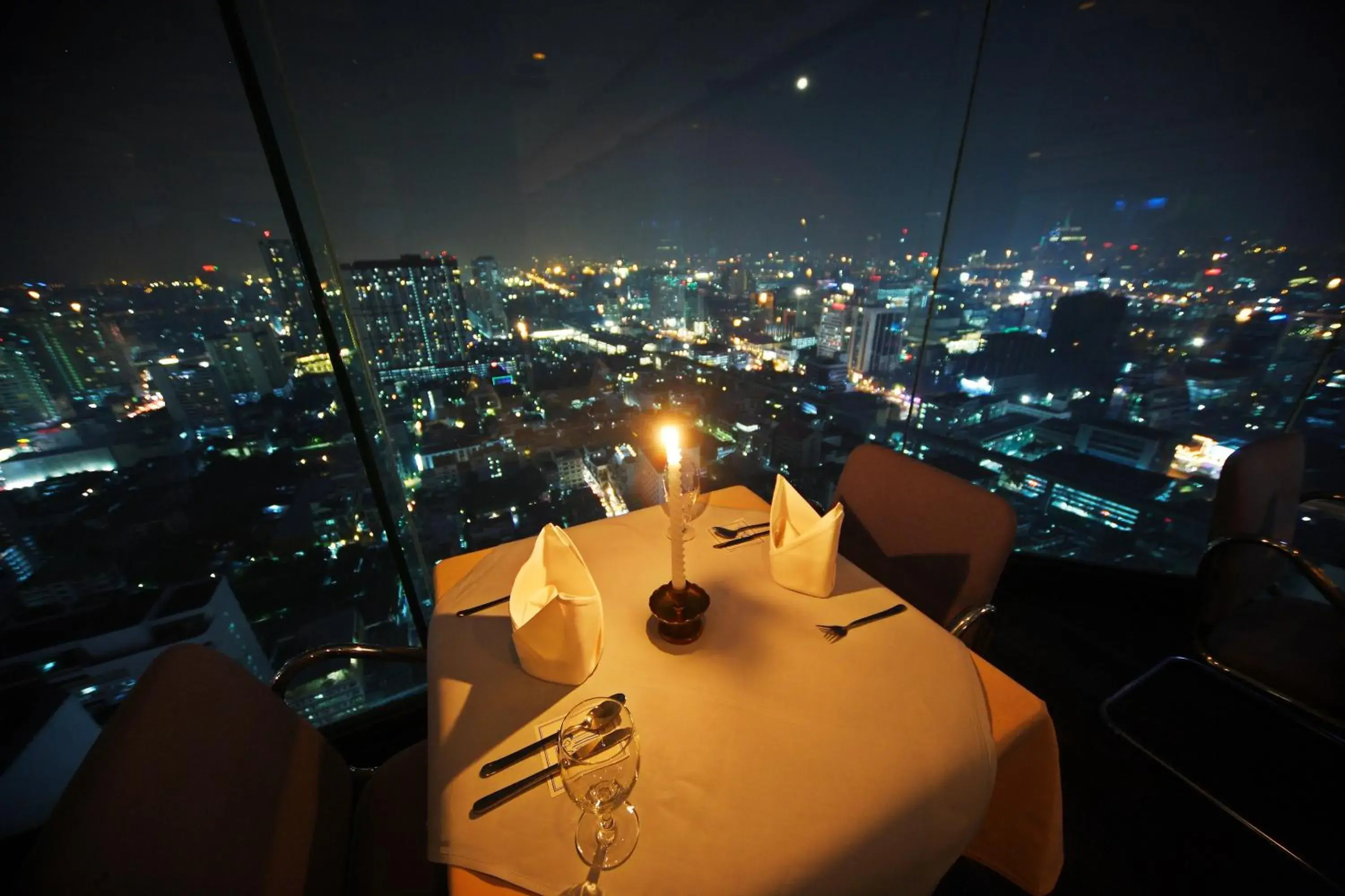 Restaurant/places to eat in Baiyoke Suite Hotel Restaurant/places to eat in Baiyoke Suite Hotel