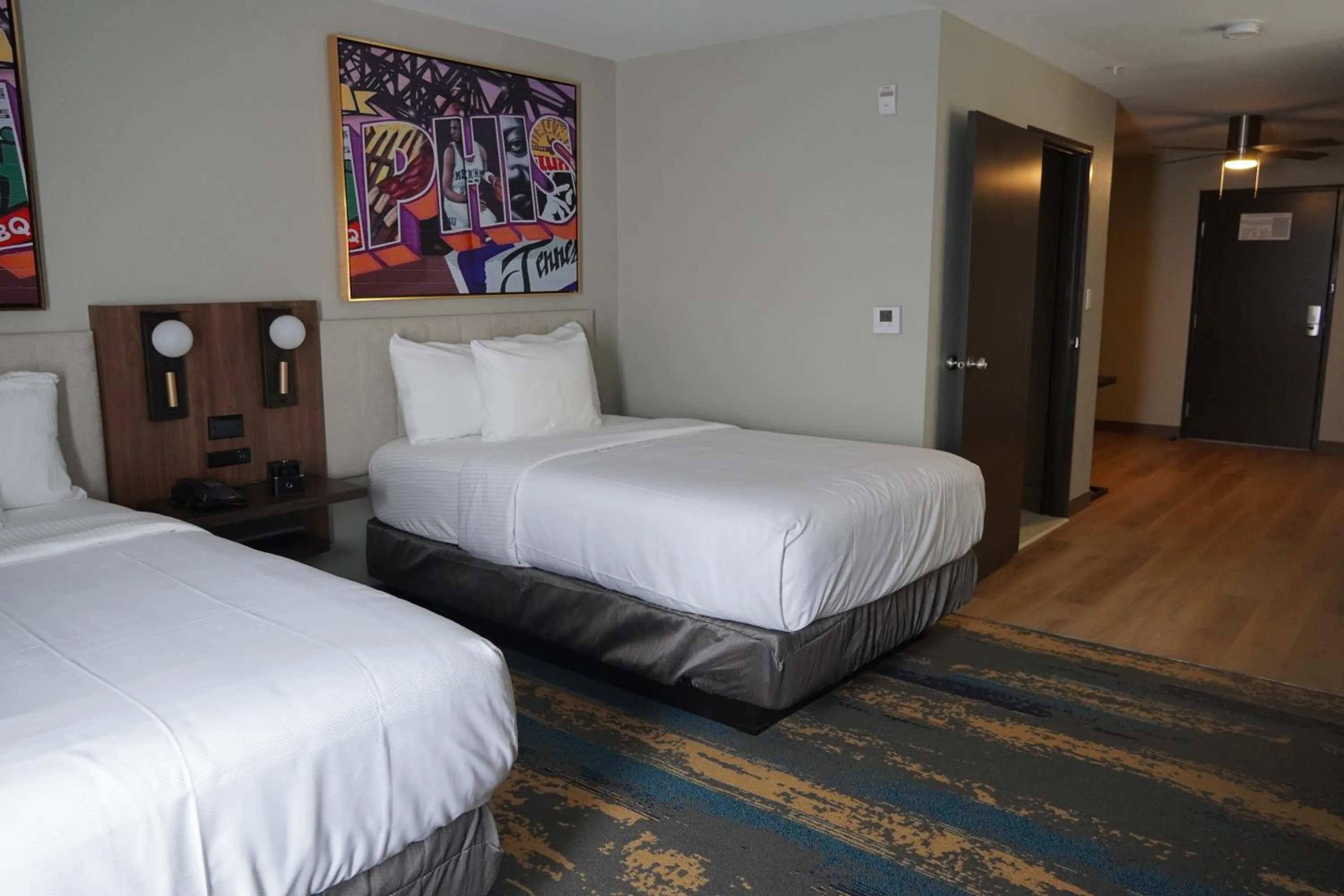 Double Room with Bathtub with Grab Bars - Non-Smoking/Mobility Accessible in La Quinta Inn & Suites by Wyndham Memphis I-240