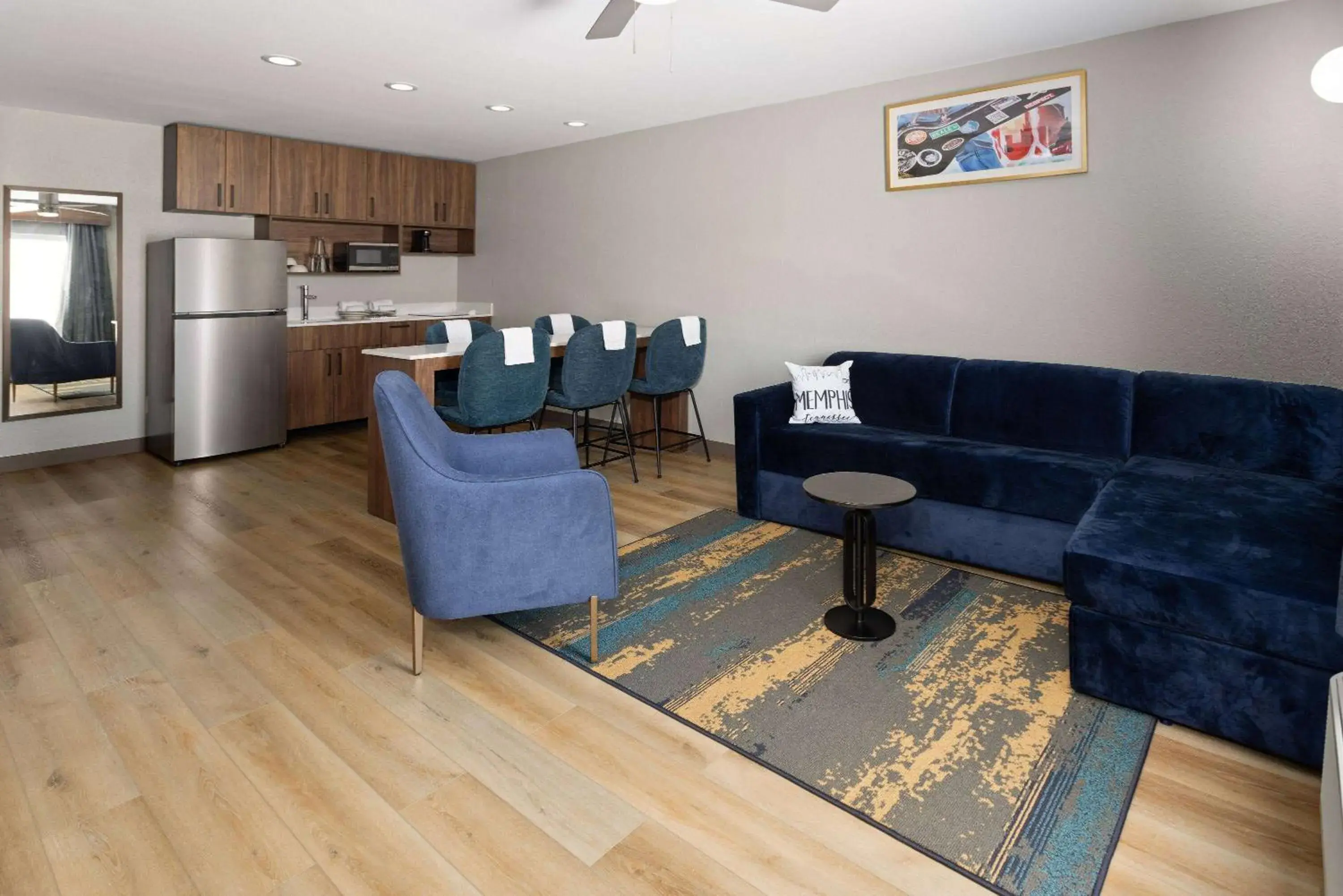 Photo of the whole room in La Quinta Inn & Suites by Wyndham Memphis I-240 Photo of the whole room in La Quinta Inn & Suites by Wyndham Memphis I-240