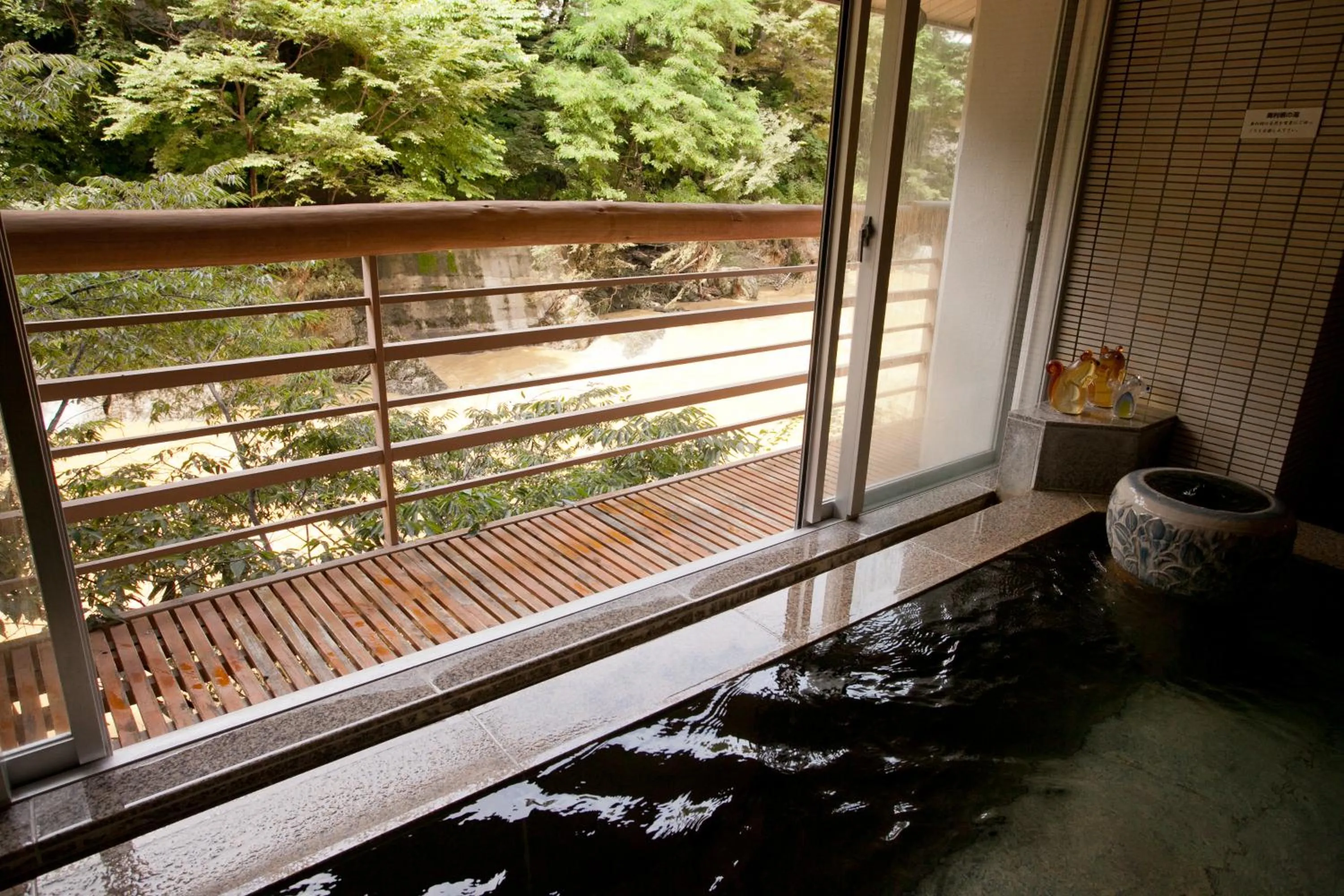 Hot Spring Bath in Zazan minakami