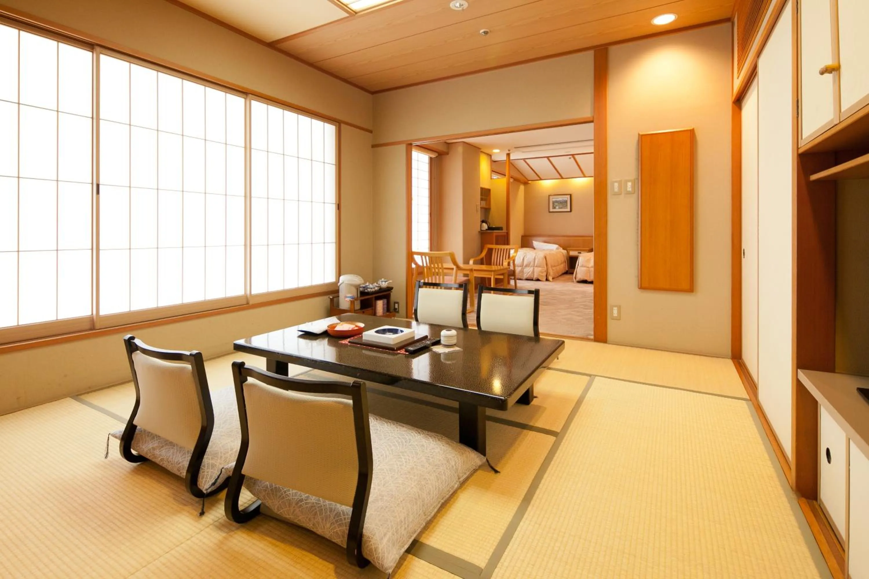 Photo of the whole room in Zazan minakami