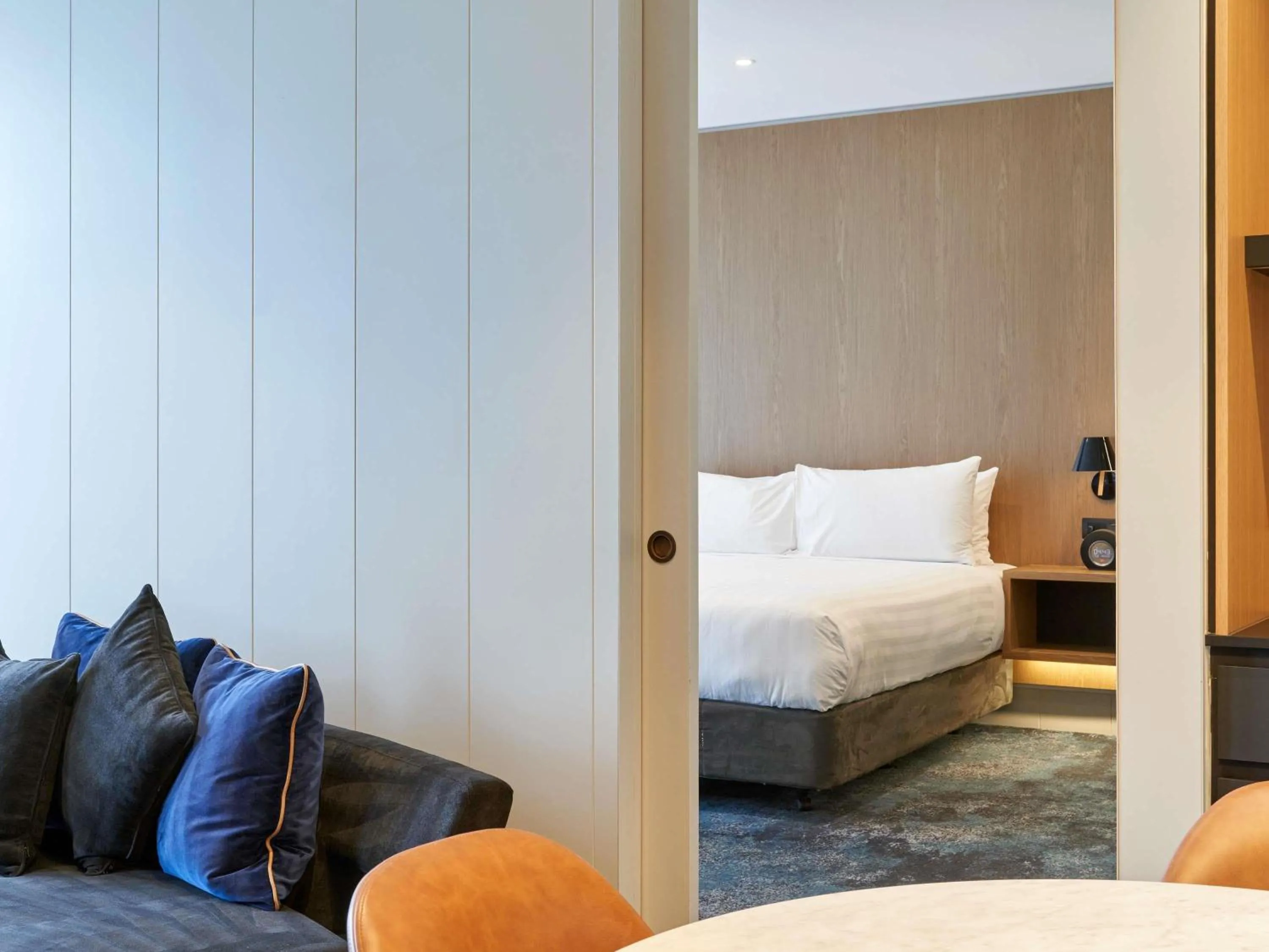 Photo of the whole room, Bed in Pullman Adelaide