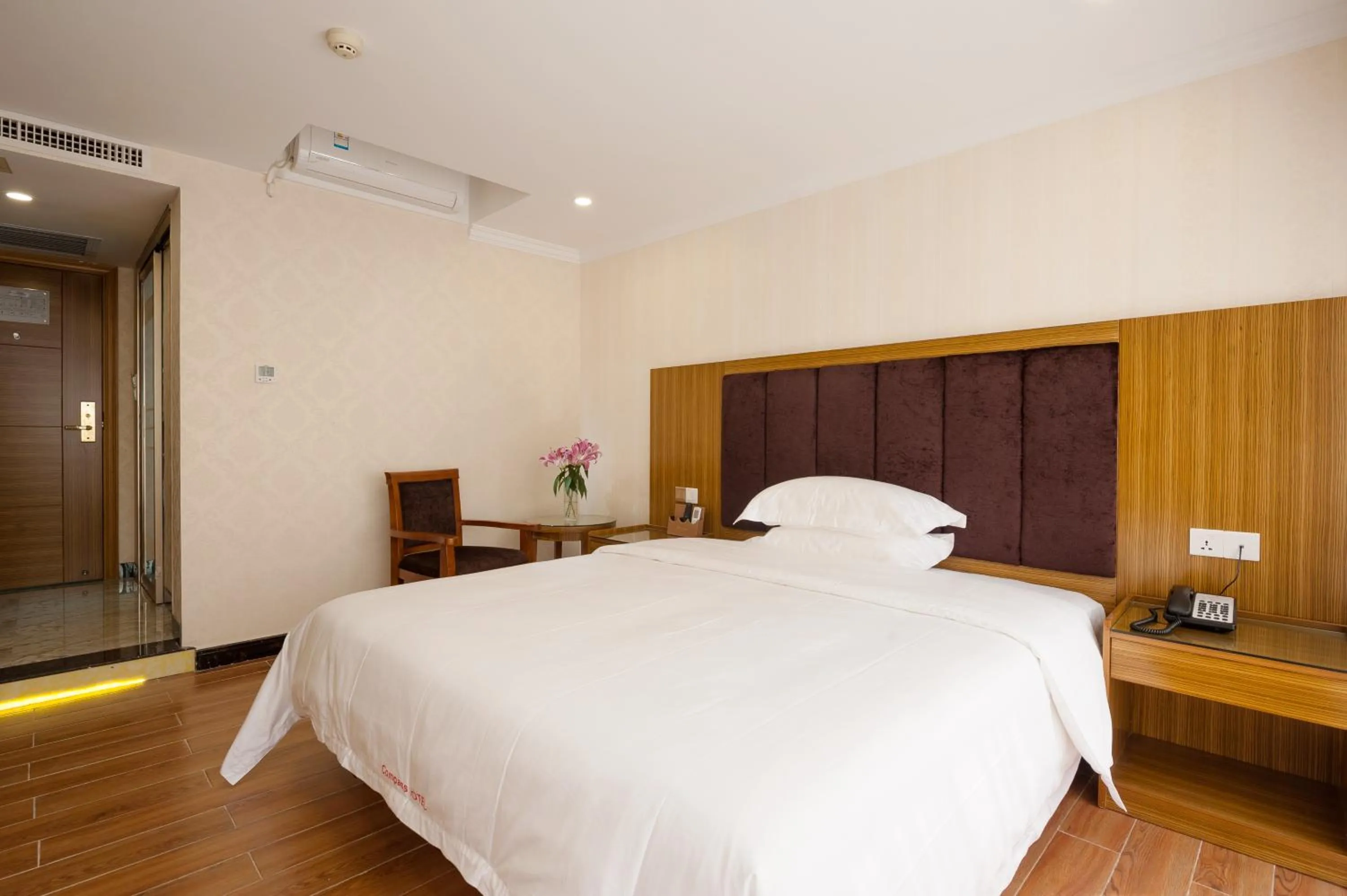 Decorative detail, Bed in Guangzhou Compass Hotel