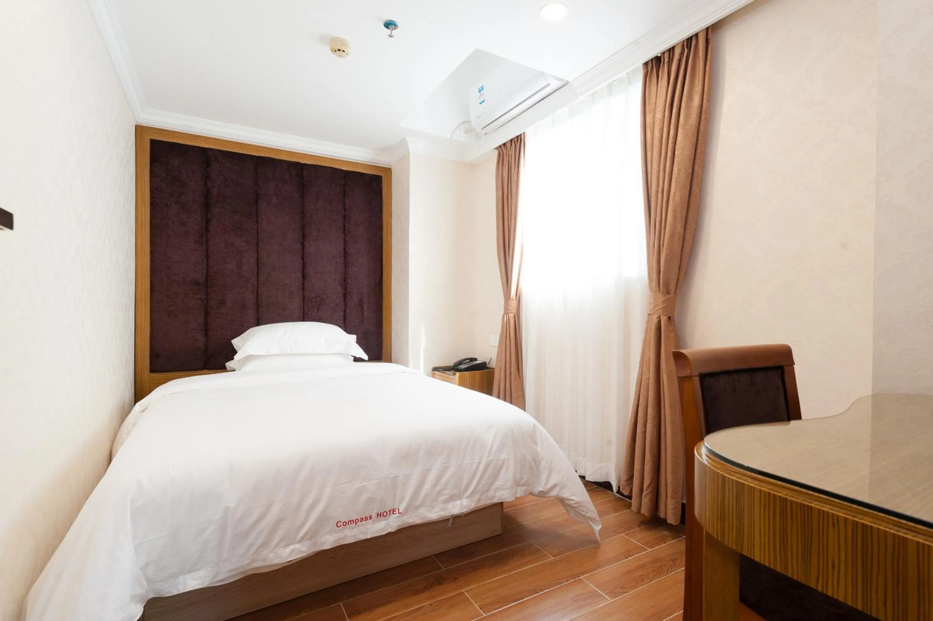 Decorative detail, Bed in Guangzhou Compass Hotel