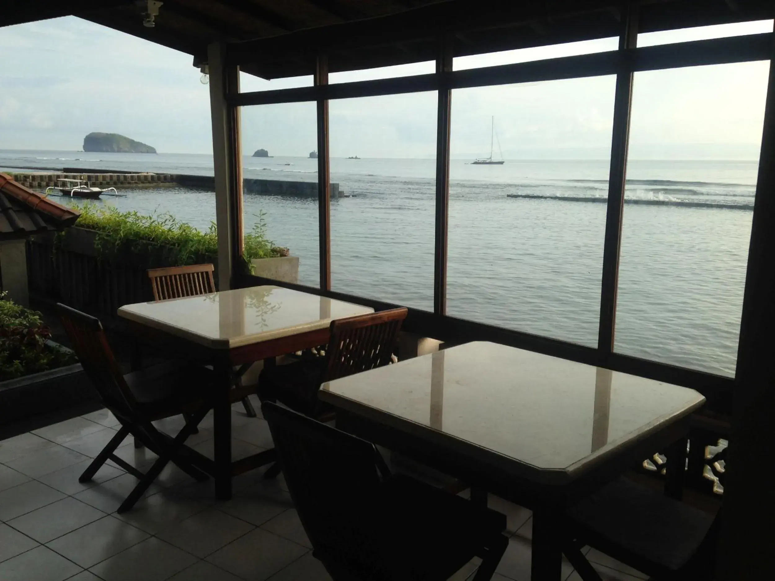 Restaurant/places to eat in Dewa Bharata Bungalows Candidasa Restaurant/places to eat in Dewa Bharata Bungalows Candidasa