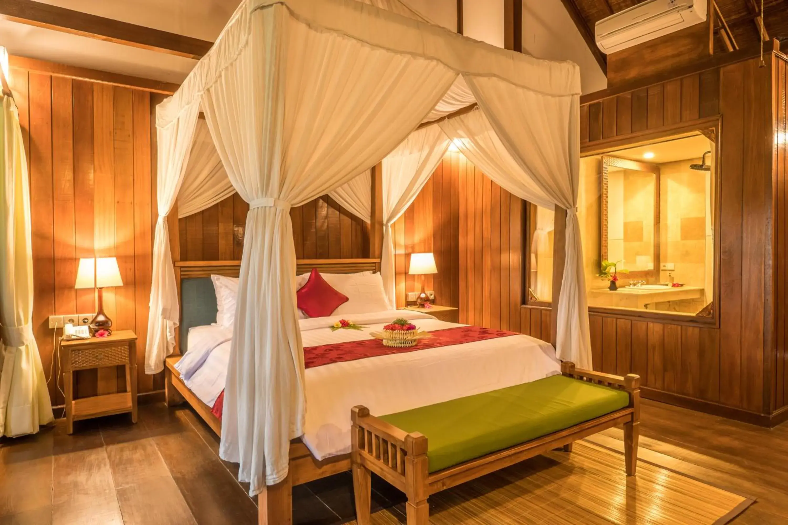 Photo of the whole room, Bed in Ananda Ubud Resort