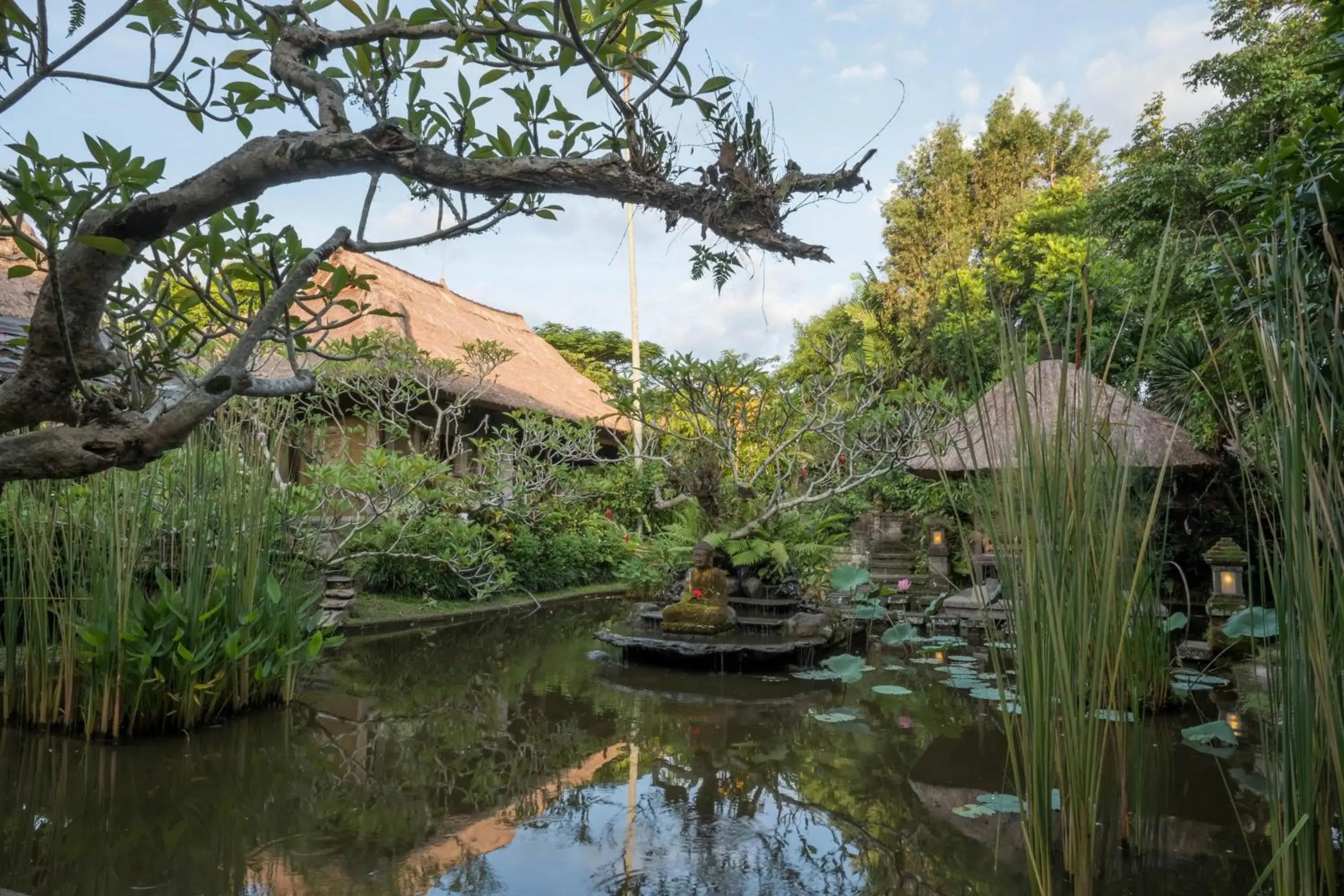 Restaurant/places to eat, Garden in Ananda Ubud Resort