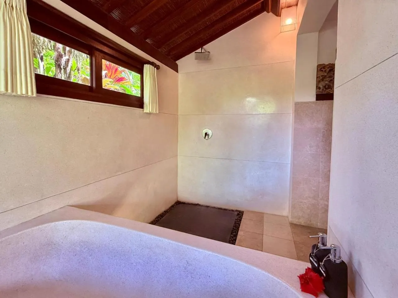 Shower, Bed in Ananda Ubud Resort