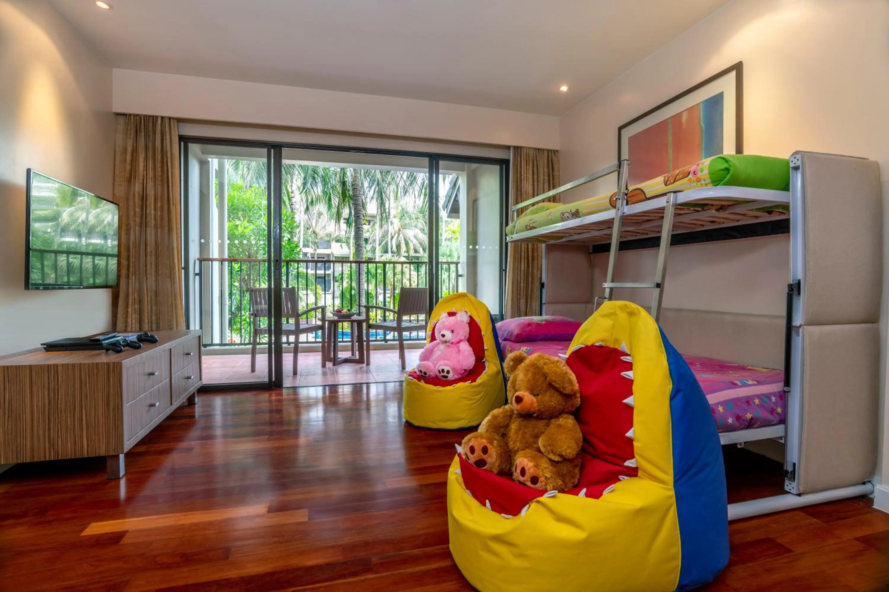 Decorative detail, Bed in Holiday Inn Resort Phuket Surin Beach, an IHG Hotel