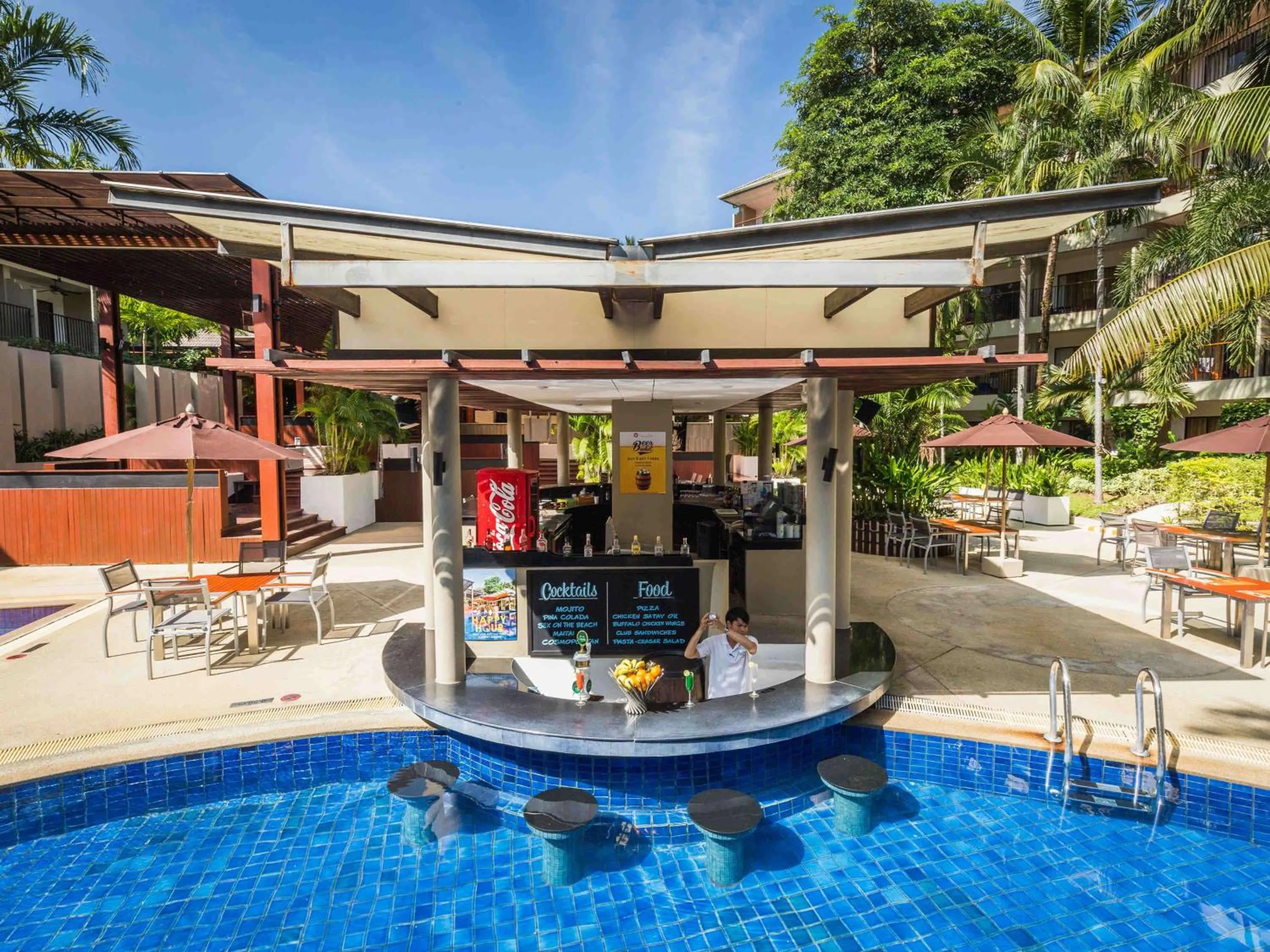 Lounge or bar in Holiday Inn Resort Phuket Surin Beach, an IHG Hotel