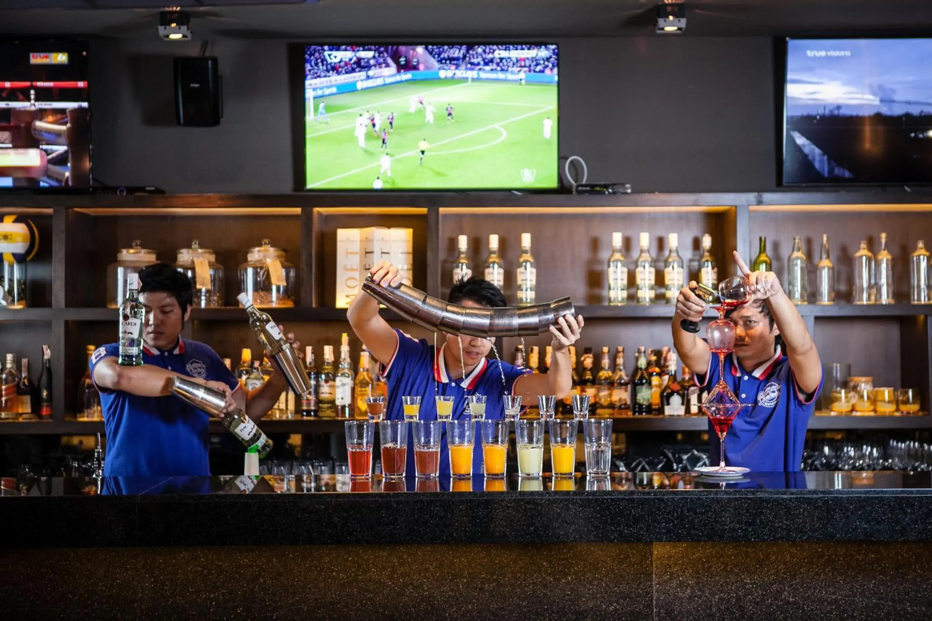 Restaurant/places to eat in Holiday Inn Resort Phuket Surin Beach, an IHG Hotel Restaurant/places to eat in Holiday Inn Resort Phuket Surin Beach, an IHG Hotel