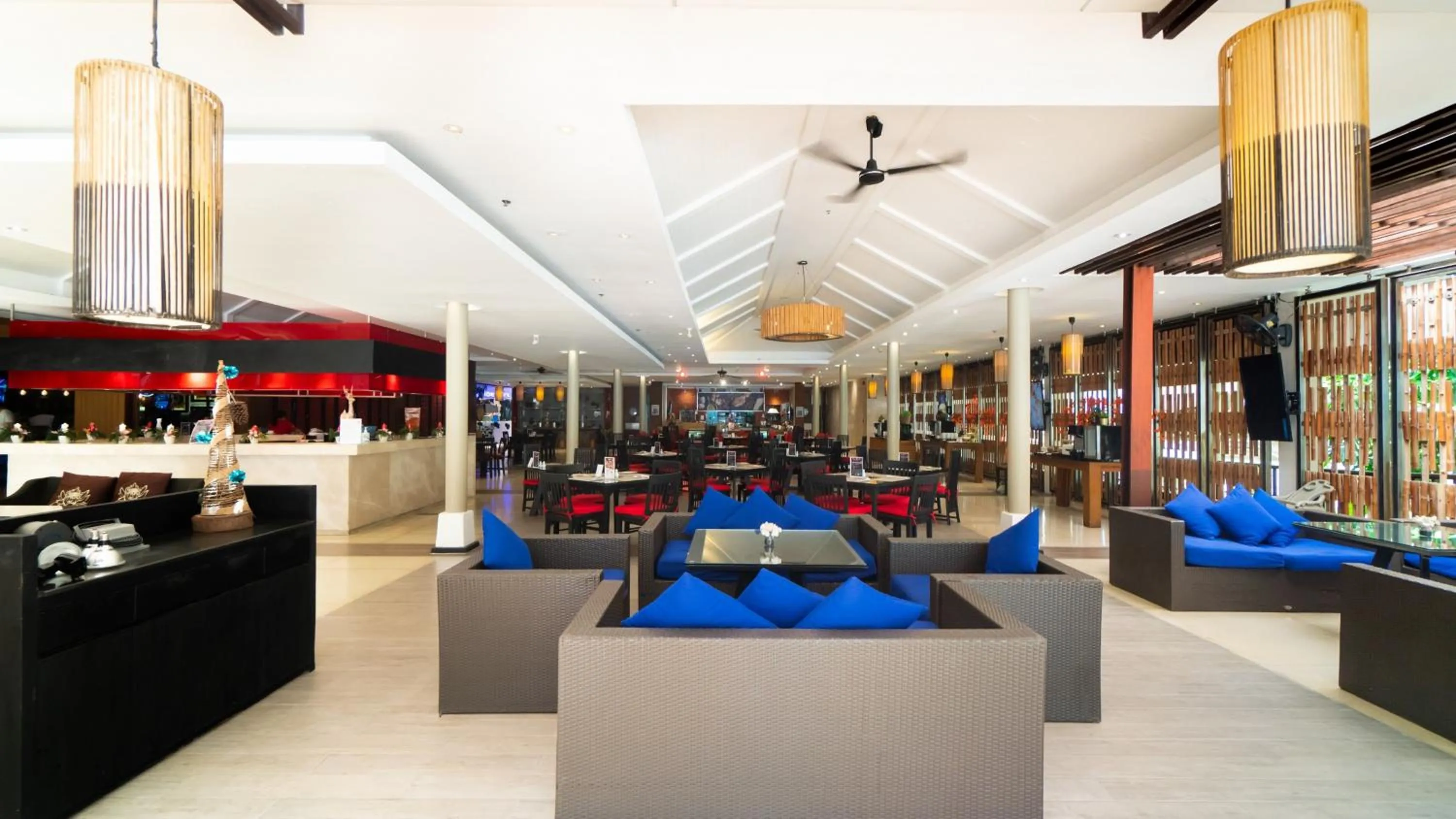 Restaurant/places to eat in Holiday Inn Resort Phuket Surin Beach, an IHG Hotel