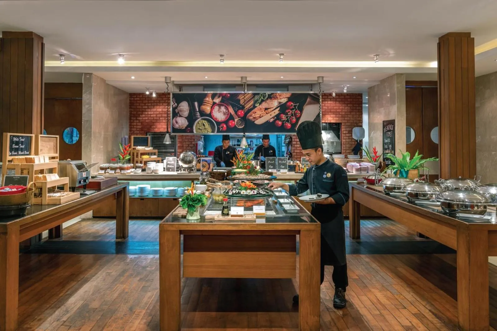 Breakfast in Holiday Inn Resort Phuket Surin Beach, an IHG Hotel