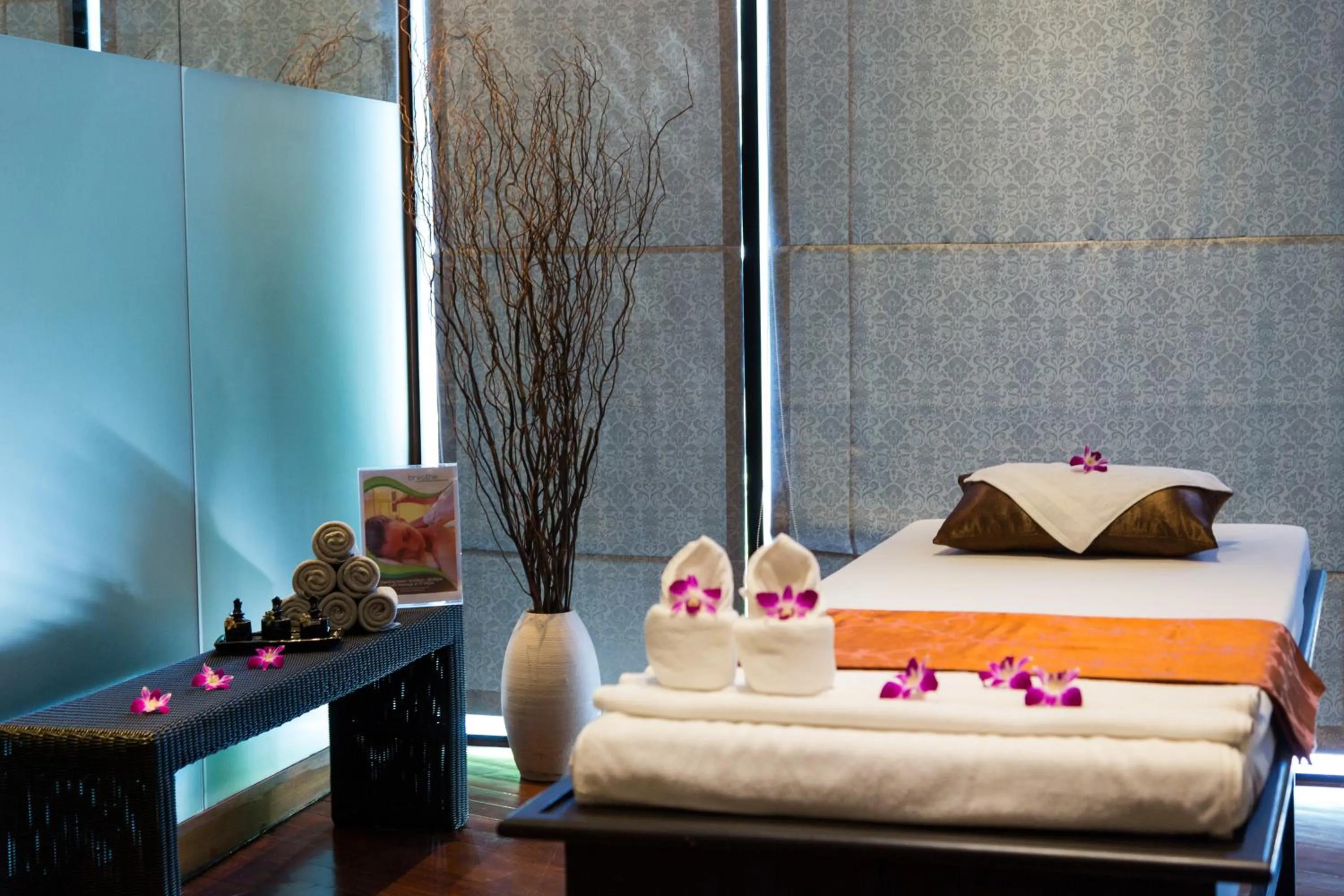 Massage, Bed in Holiday Inn Resort Phuket Surin Beach, an IHG Hotel
