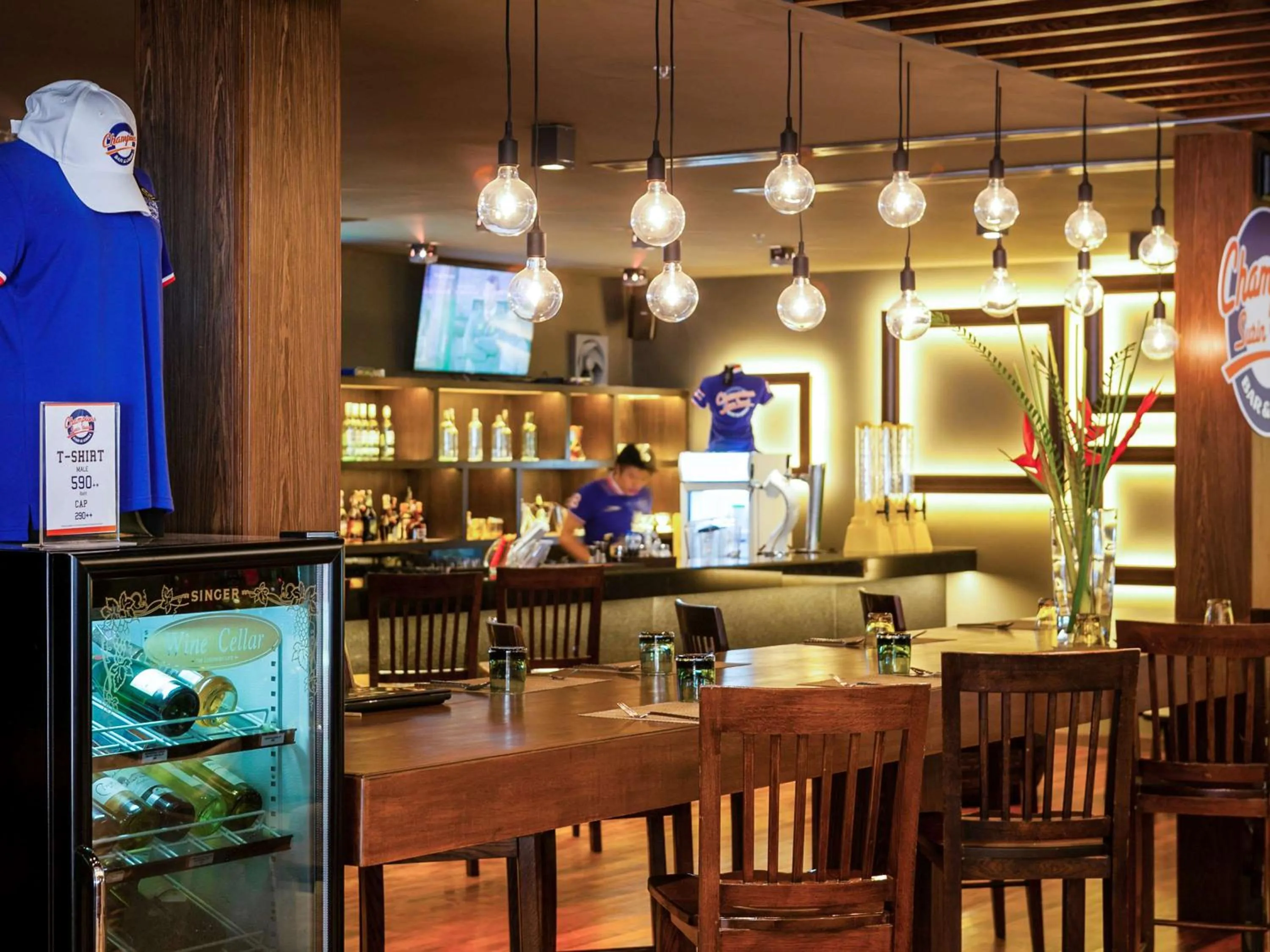 Restaurant/places to eat in Holiday Inn Resort Phuket Surin Beach, an IHG Hotel