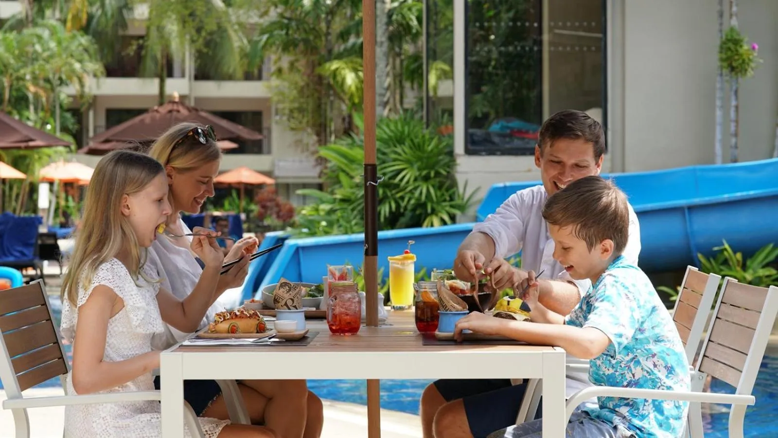 On-site shops in Holiday Inn Resort Phuket Surin Beach, an IHG Hotel