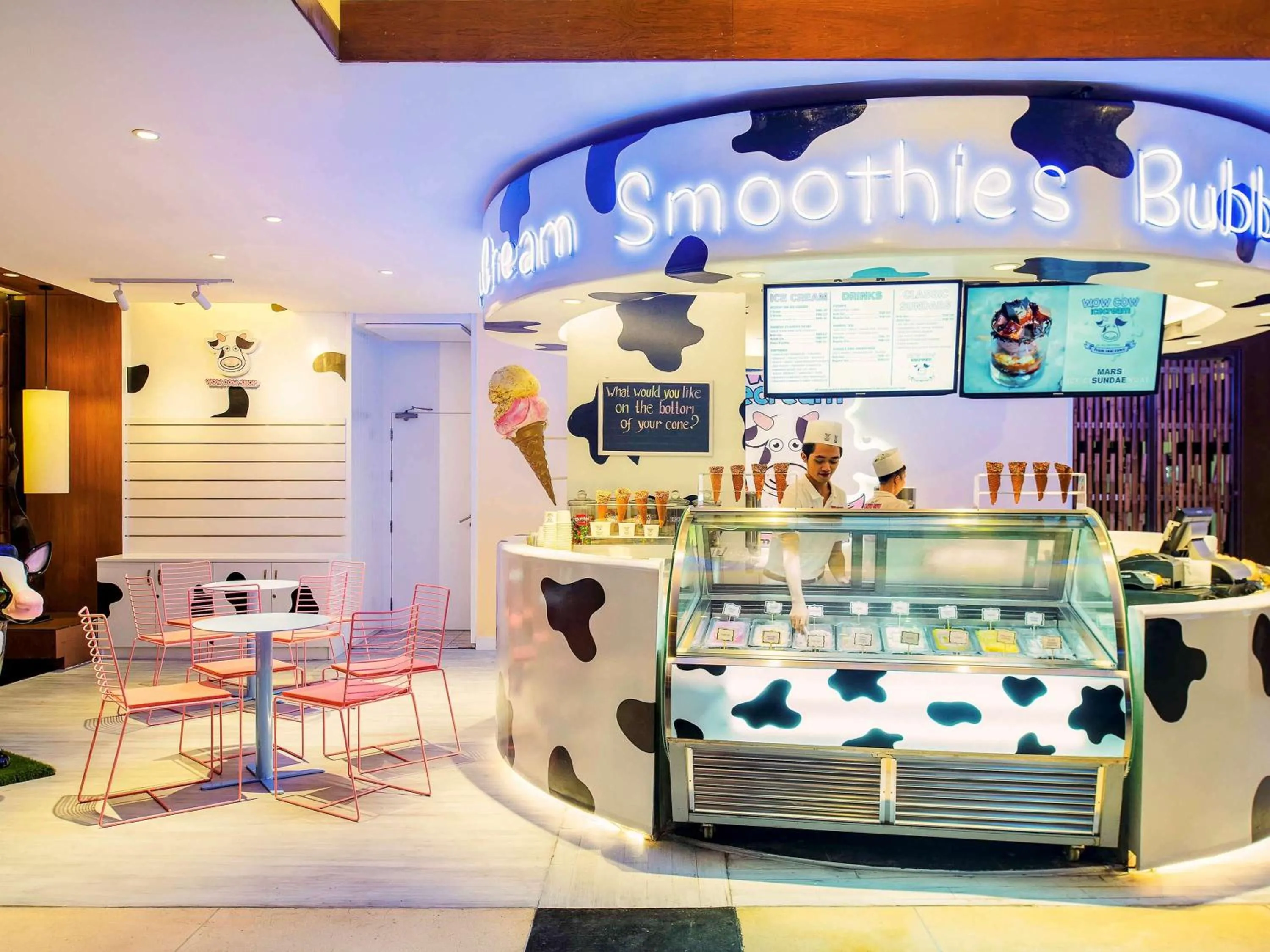 Restaurant/places to eat in Holiday Inn Resort Phuket Surin Beach, an IHG Hotel