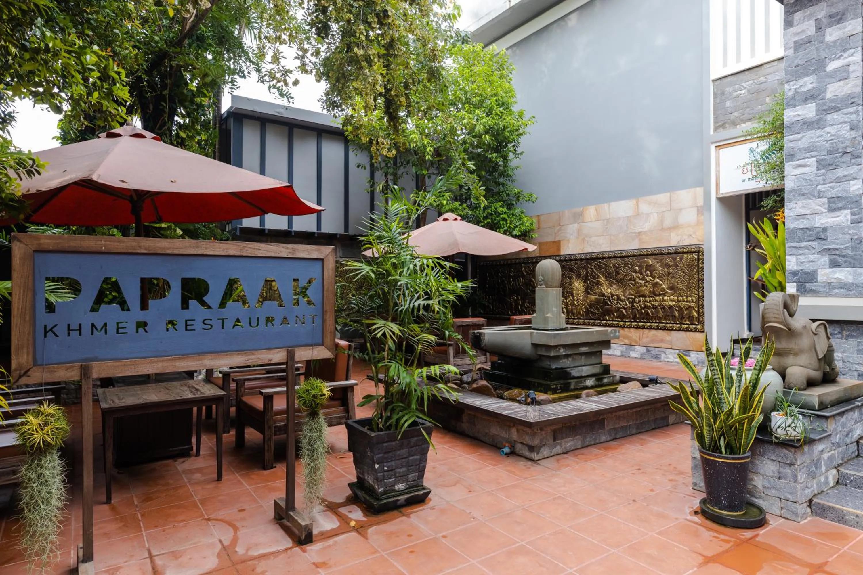 Patio in Green Amazon Residence