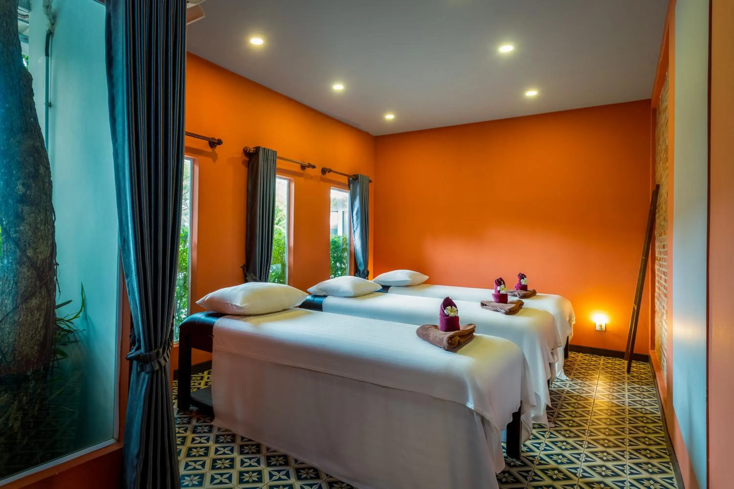 Massage, Bed in Green Amazon Residence Massage, Bed in Green Amazon Residence