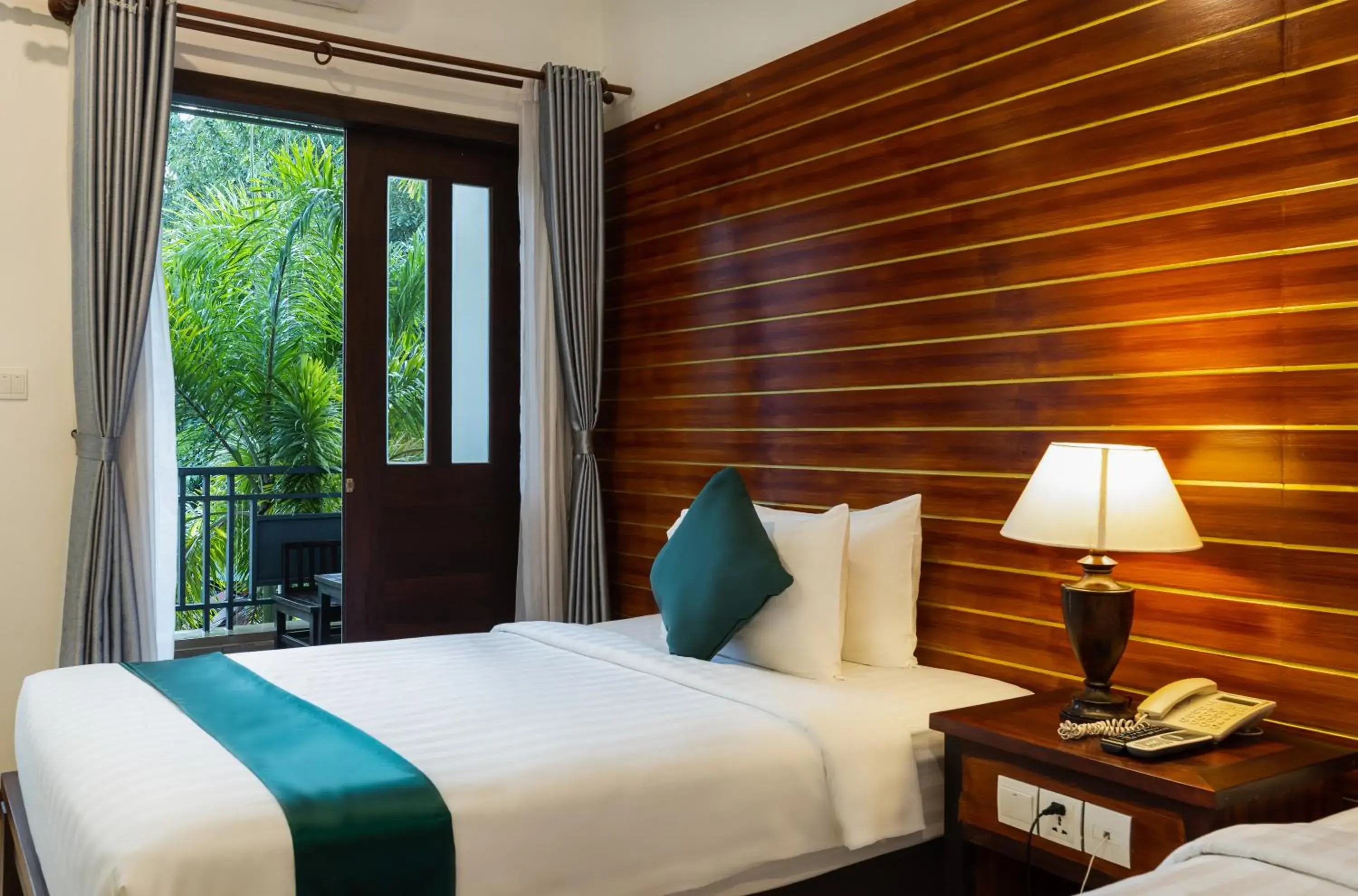 Bedroom, Bed in Green Amazon Residence Bedroom, Bed in Green Amazon Residence